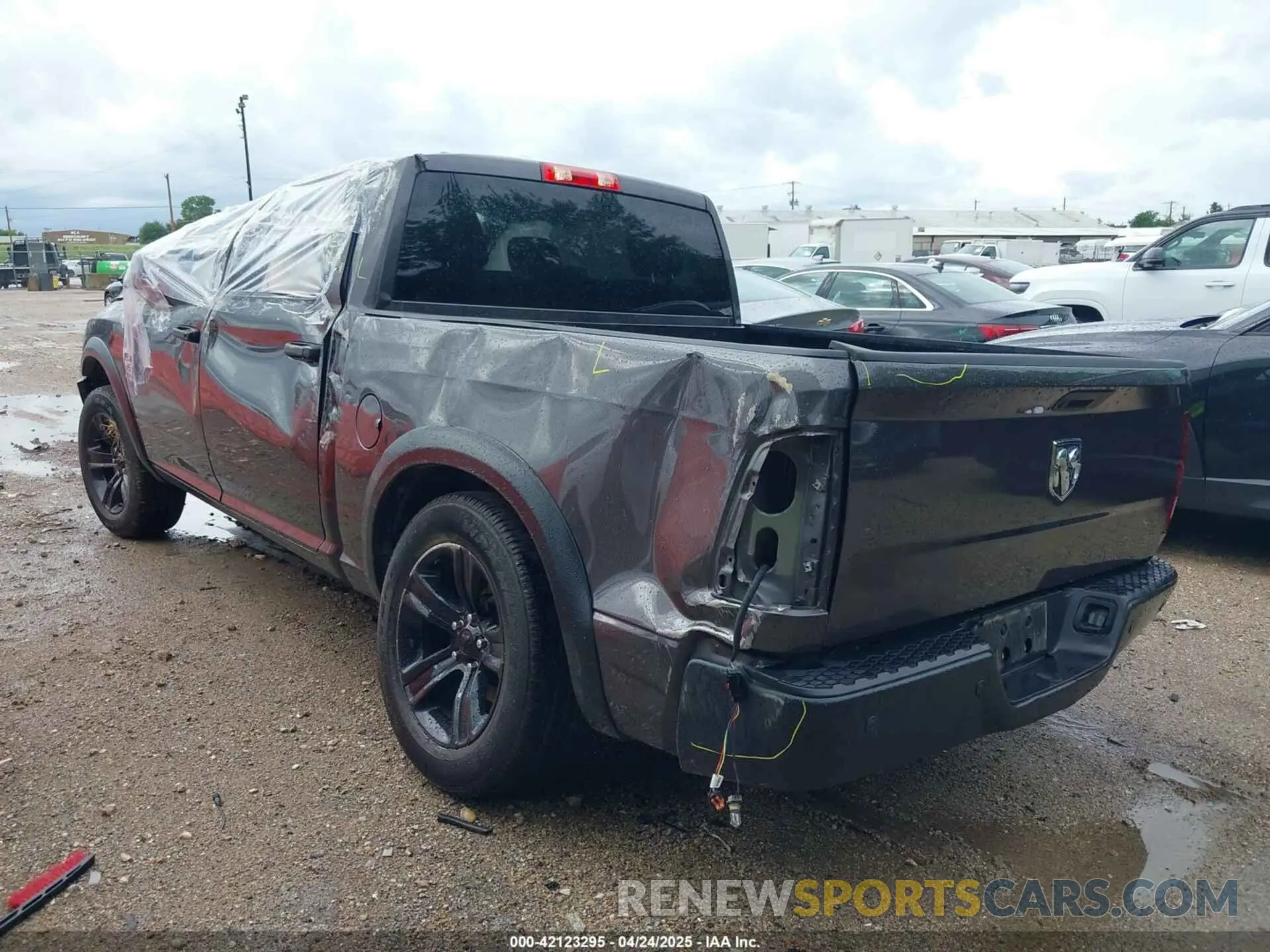 3 Photograph of a damaged car 1C6RR6LG4RS123320 RAM 1500 CLASSIC 2024
