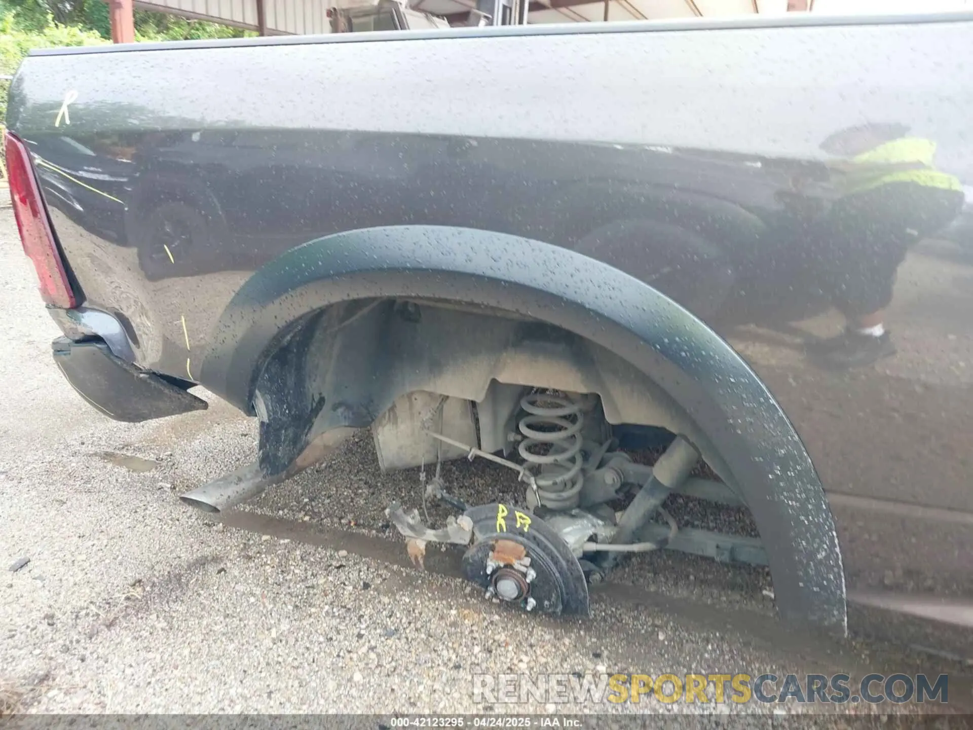 6 Photograph of a damaged car 1C6RR6LG4RS123320 RAM 1500 CLASSIC 2024