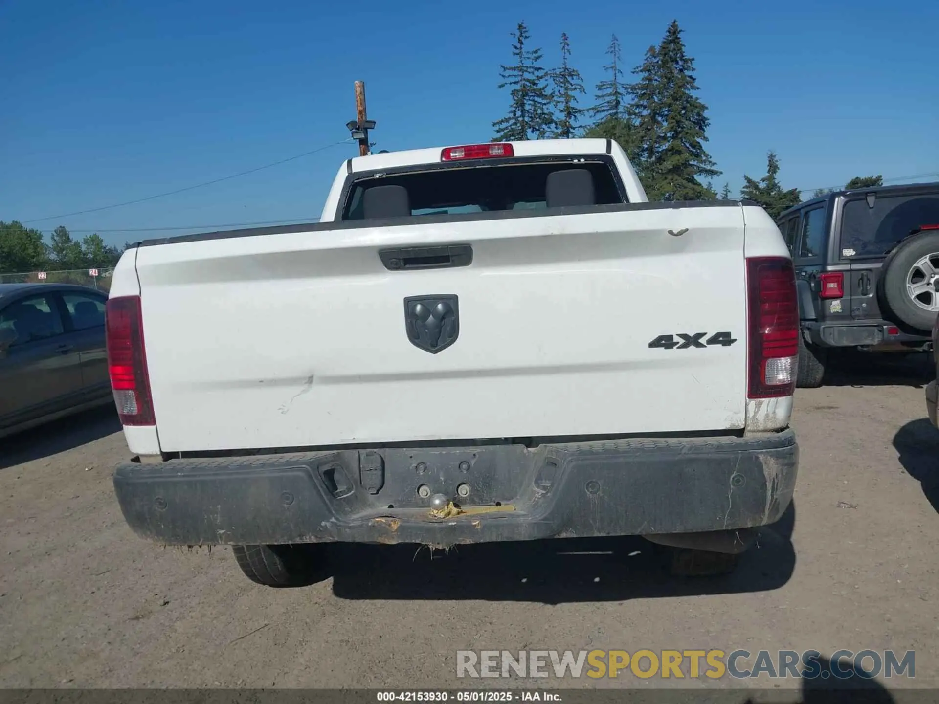16 Photograph of a damaged car 1C6RR7LG7RS149030 RAM 1500 CLASSIC 2024