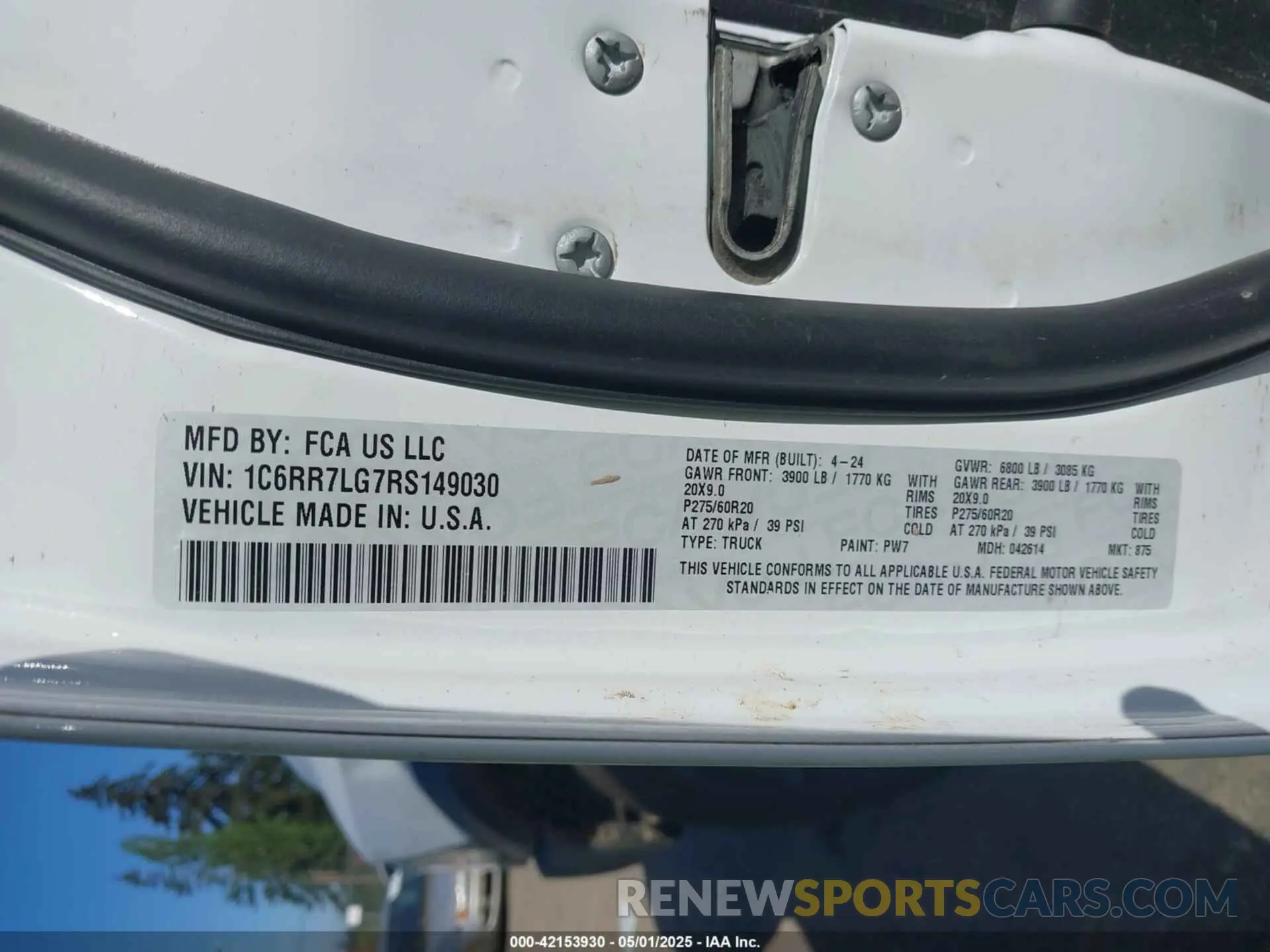 9 Photograph of a damaged car 1C6RR7LG7RS149030 RAM 1500 CLASSIC 2024