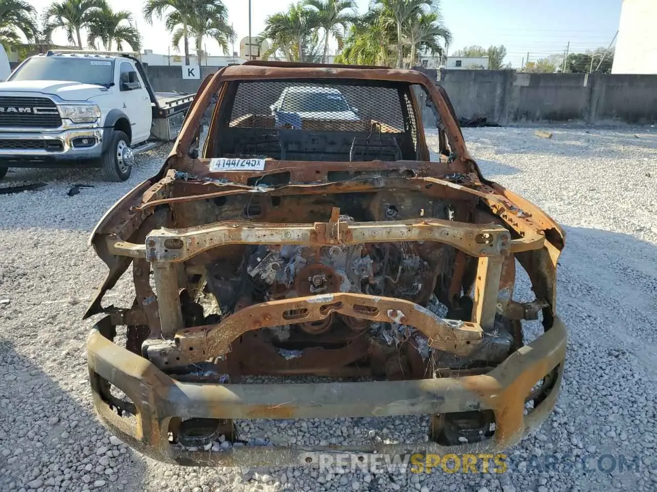 5 Photograph of a damaged car 3C6MR4AJXKG610581 RAM 2500 2019