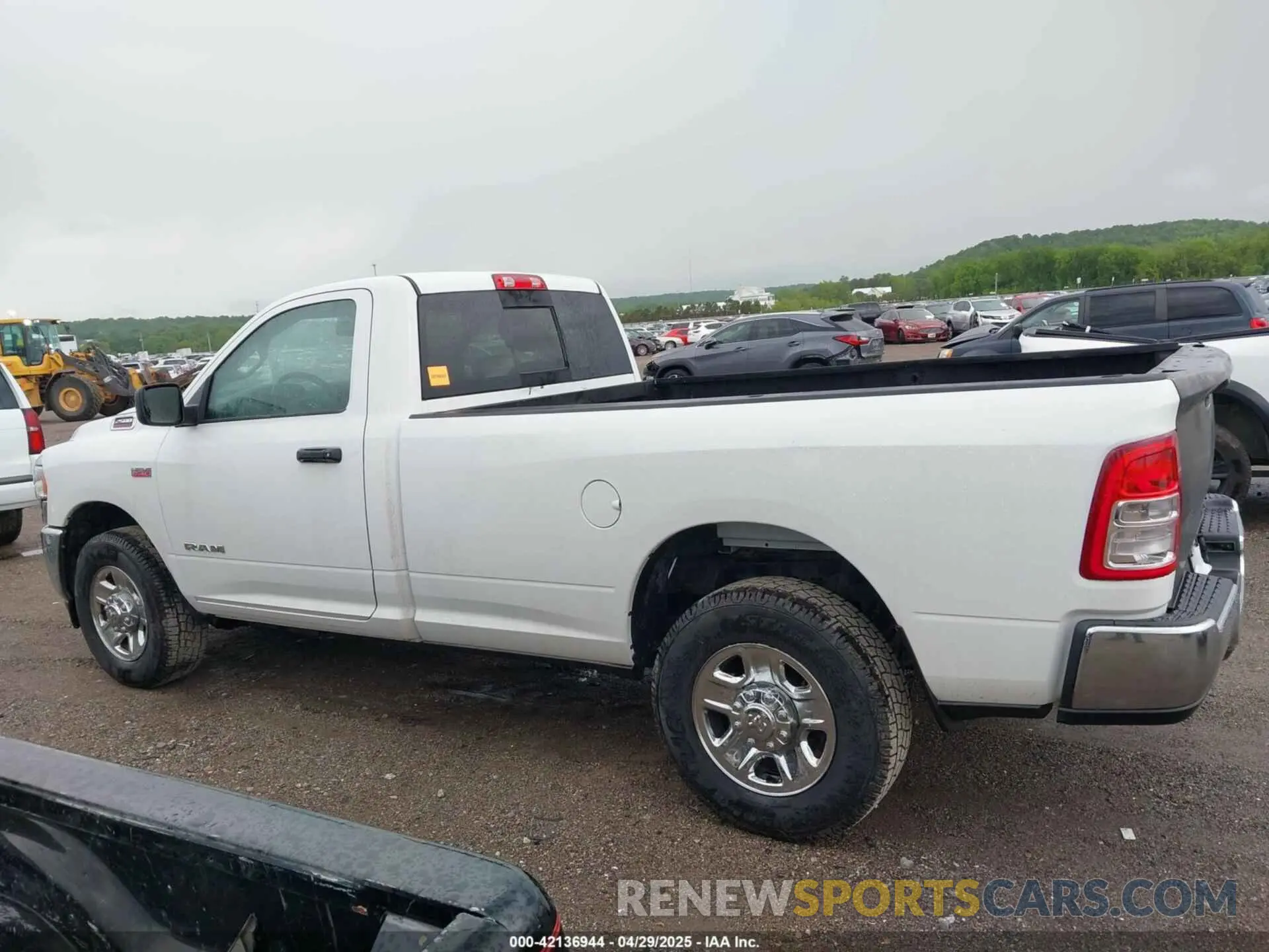 14 Photograph of a damaged car 3C6MR4AJXKG680629 RAM 2500 2019