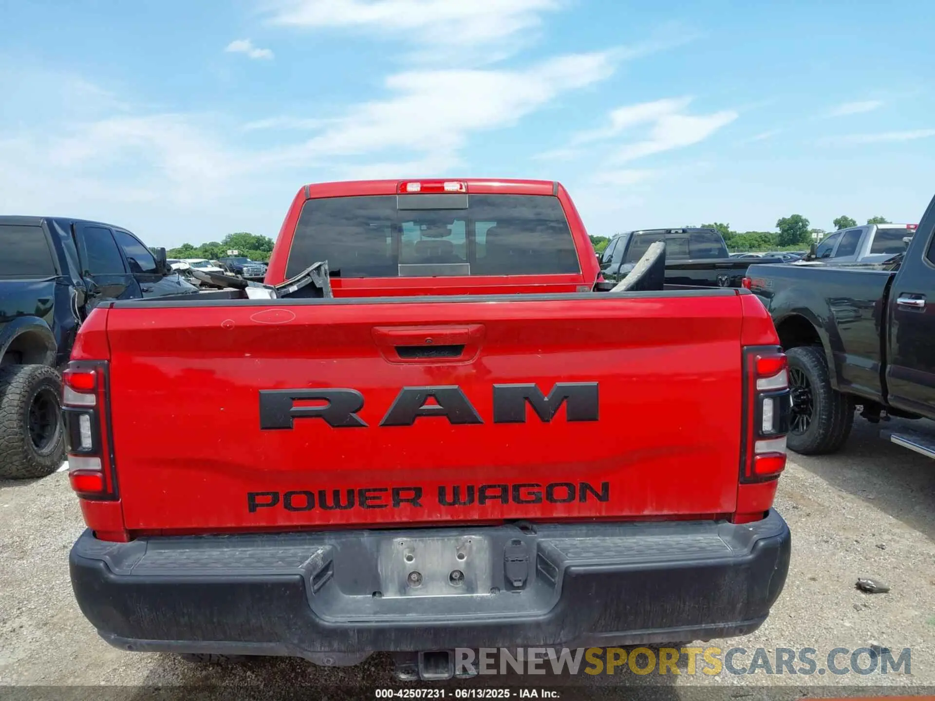 16 Photograph of a damaged car 3C6TR5EJ3KG611258 RAM 2500 2019