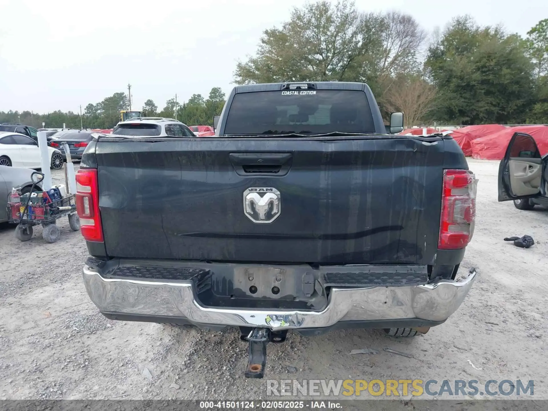 16 Photograph of a damaged car 3C6UR4HJ3KG712732 RAM 2500 2019