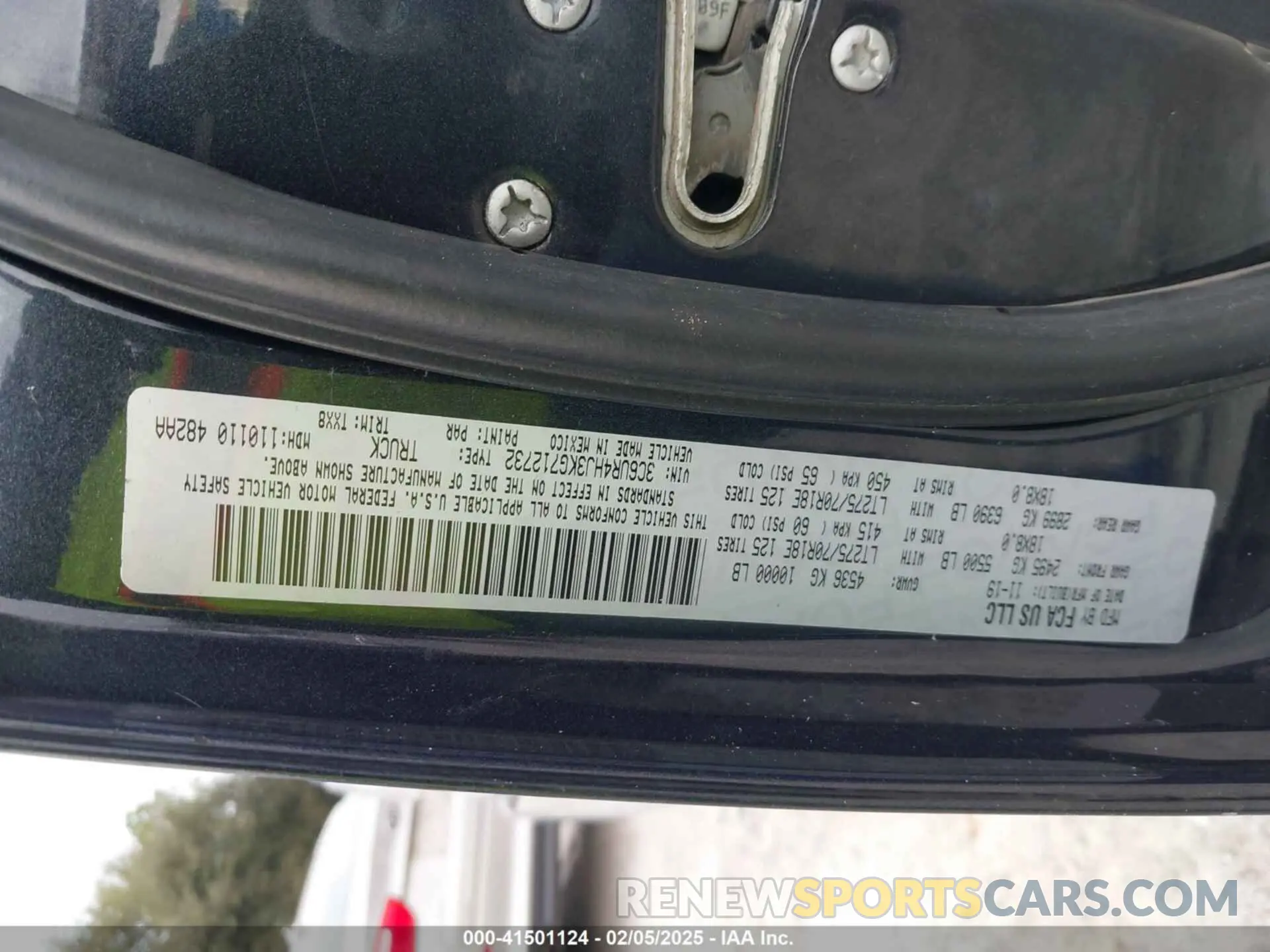 9 Photograph of a damaged car 3C6UR4HJ3KG712732 RAM 2500 2019