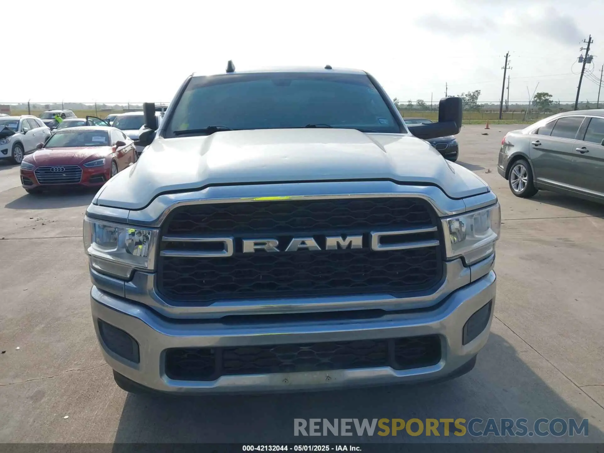 12 Photograph of a damaged car 3C6UR4HJXKG720696 RAM 2500 2019