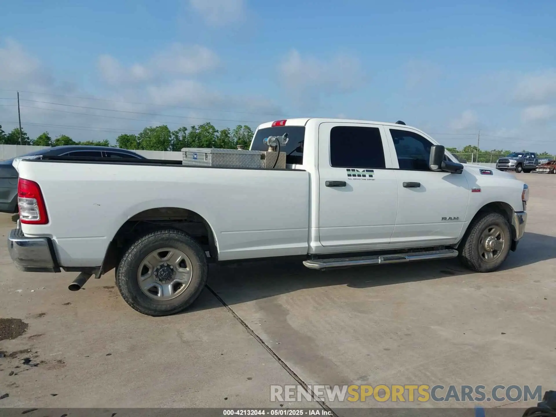 13 Photograph of a damaged car 3C6UR4HJXKG720696 RAM 2500 2019