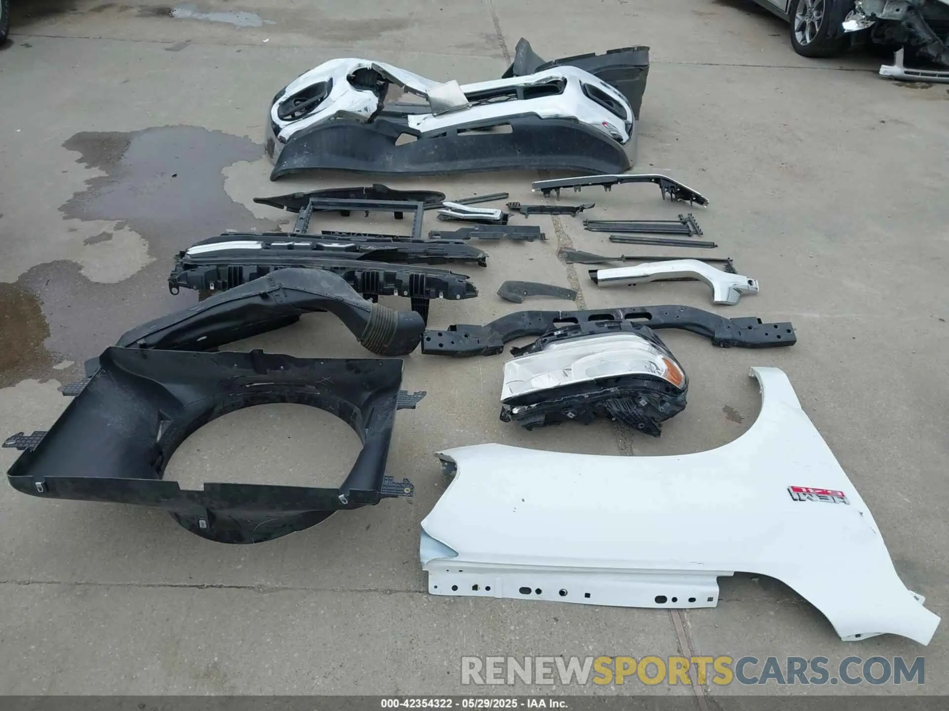 12 Photograph of a damaged car 3C6UR5CJ3KG512575 RAM 2500 2019