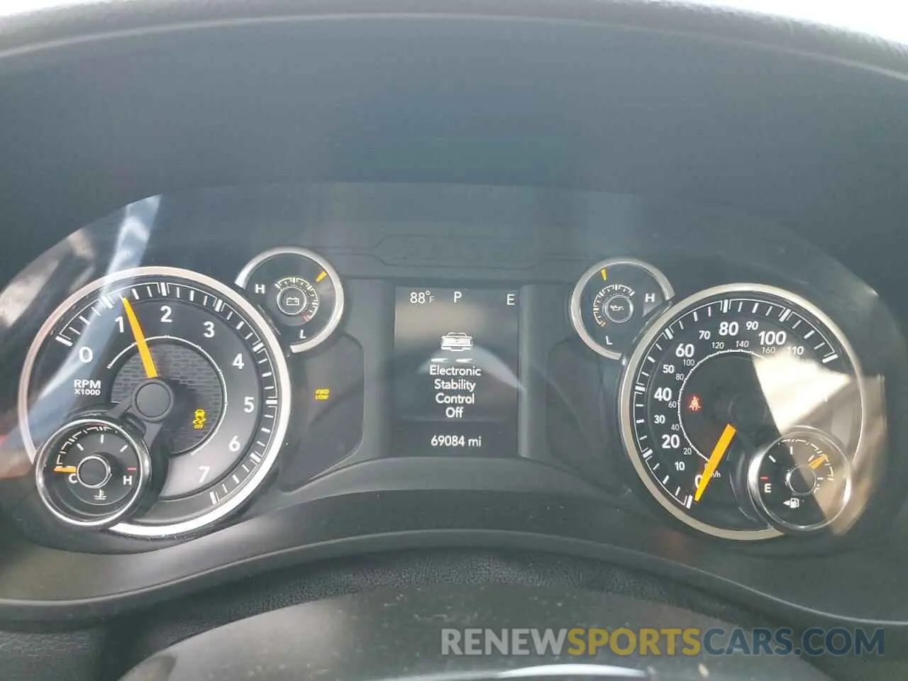 9 Photograph of a damaged car 3C6UR5CJ3KG556303 RAM 2500 2019