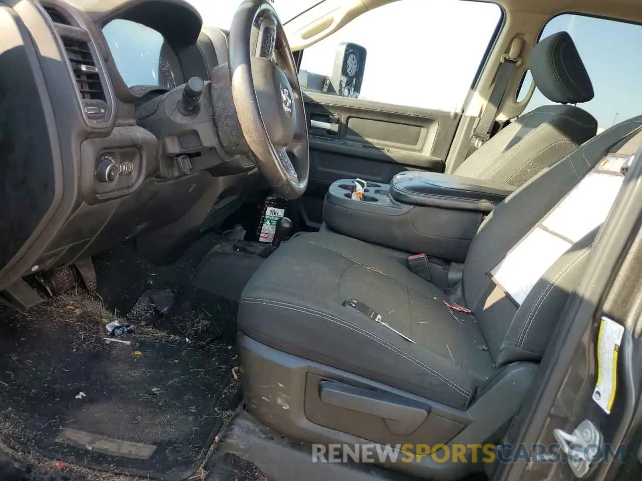 7 Photograph of a damaged car 3C6UR5CJ6KG553668 RAM 2500 2019