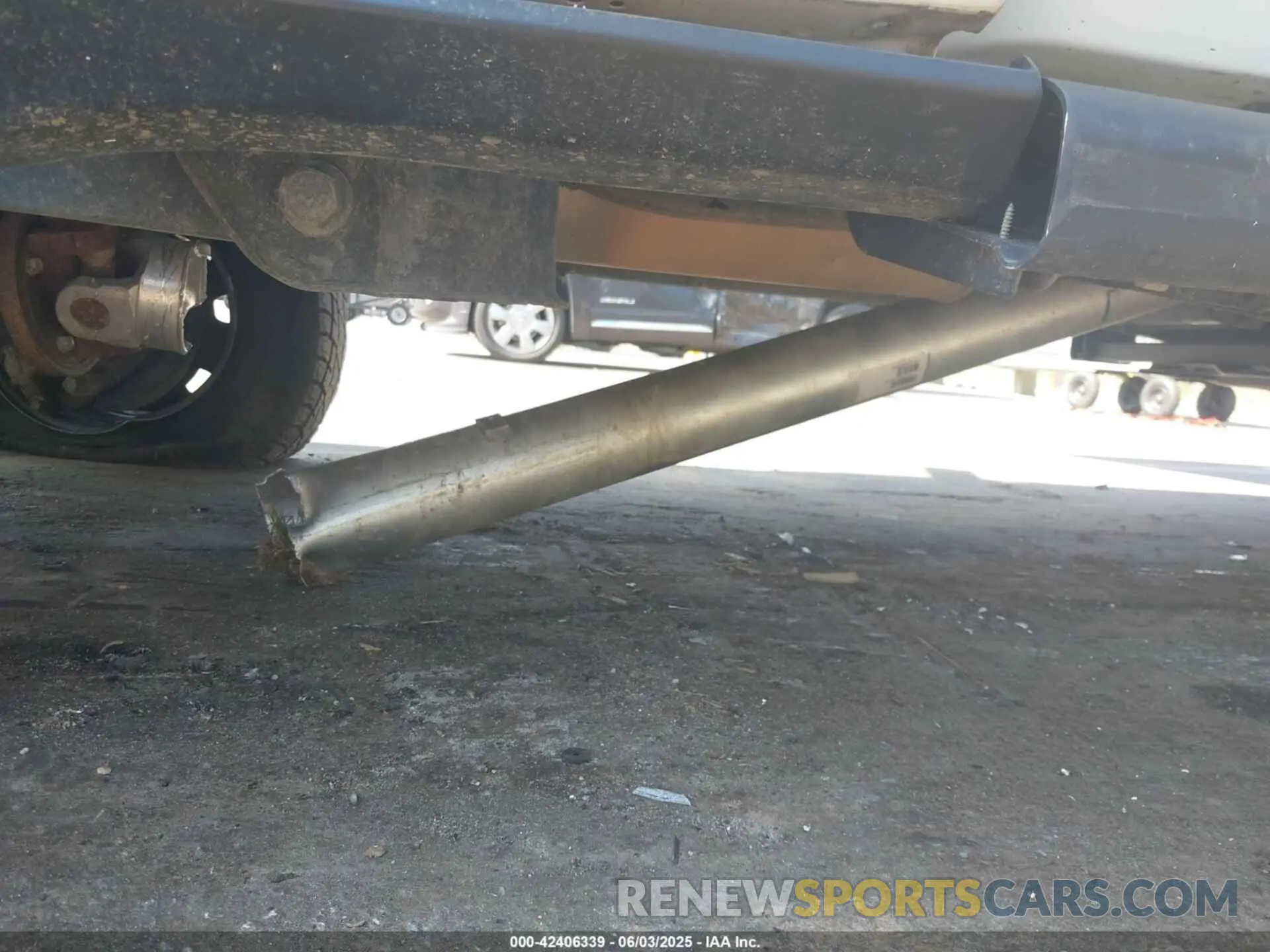 19 Photograph of a damaged car 3C6UR5CJ6KG556859 RAM 2500 2019