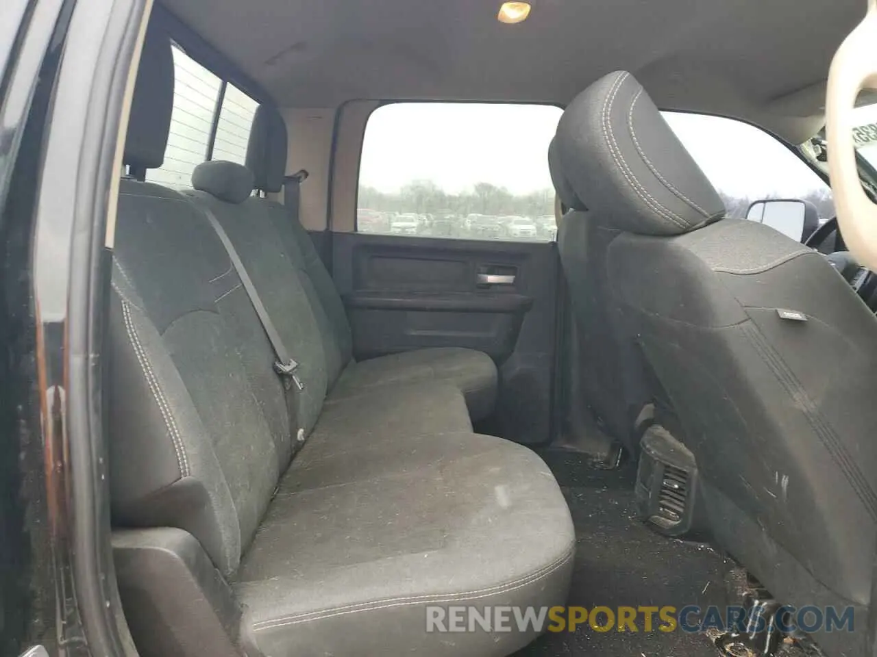 10 Photograph of a damaged car 3C6UR5CJ6KG633486 RAM 2500 2019