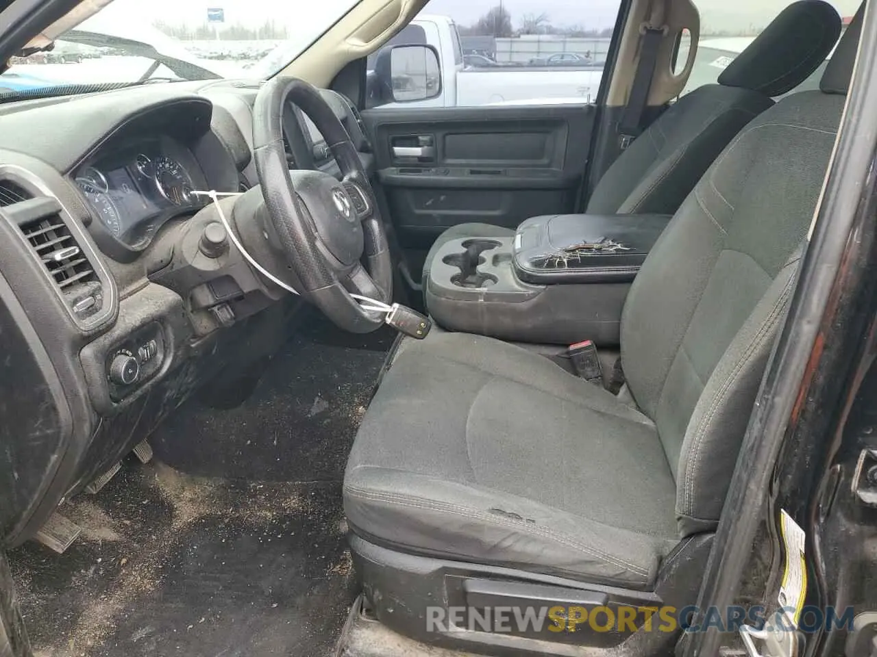 7 Photograph of a damaged car 3C6UR5CJ6KG633486 RAM 2500 2019