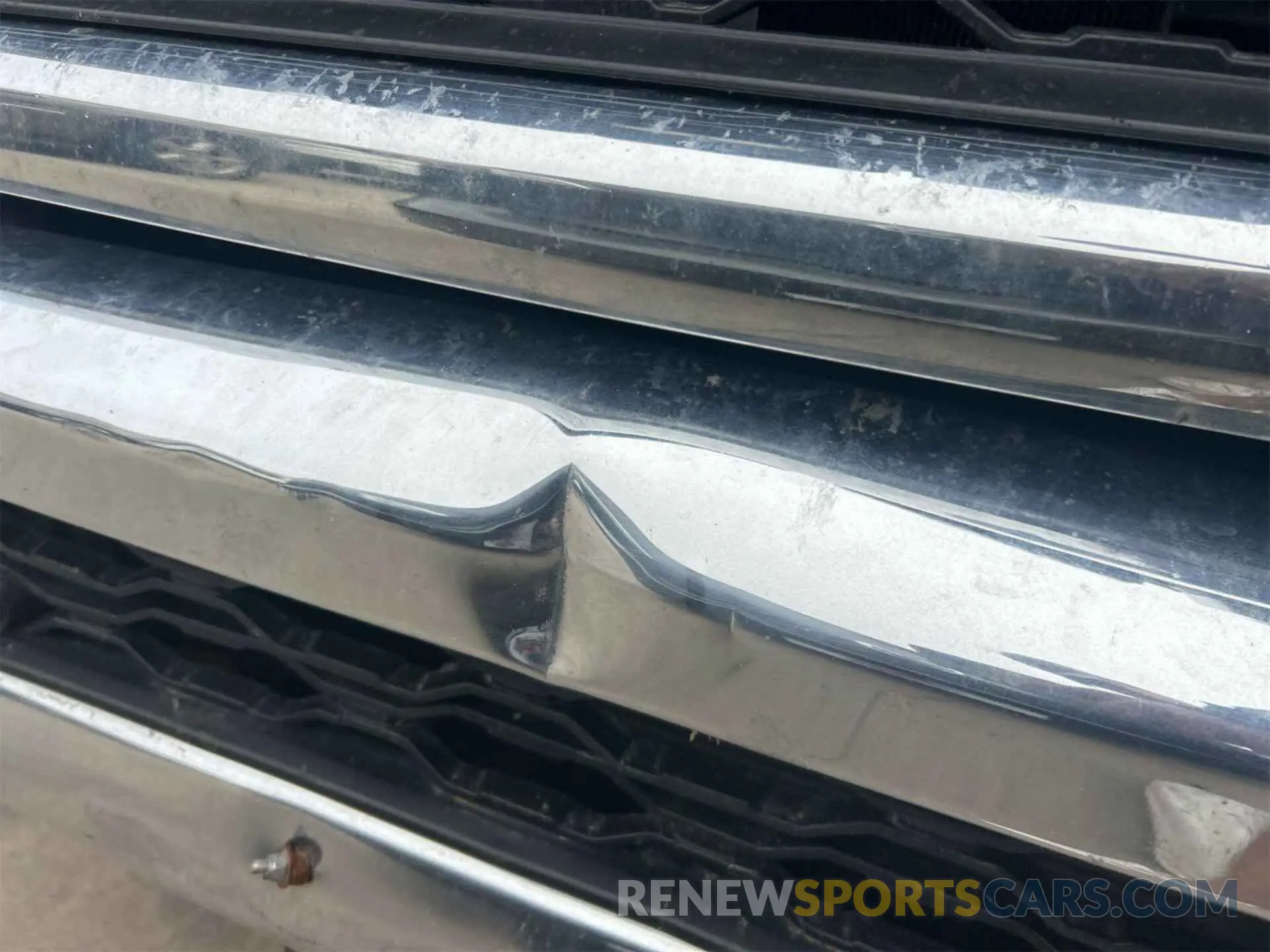 8 Photograph of a damaged car 3C6UR5CL4KG598108 RAM 2500 2019