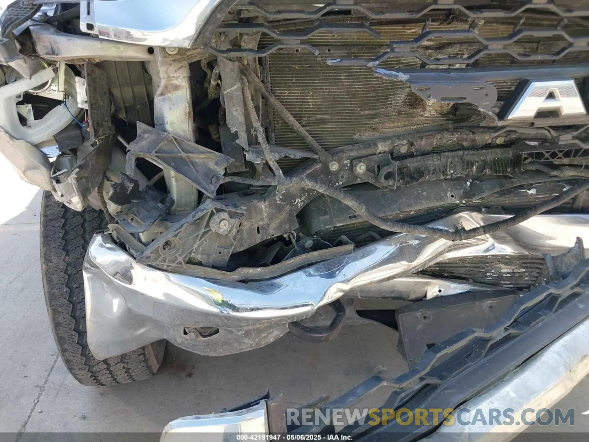 6 Photograph of a damaged car 3C6UR5CL6KG579561 RAM 2500 2019