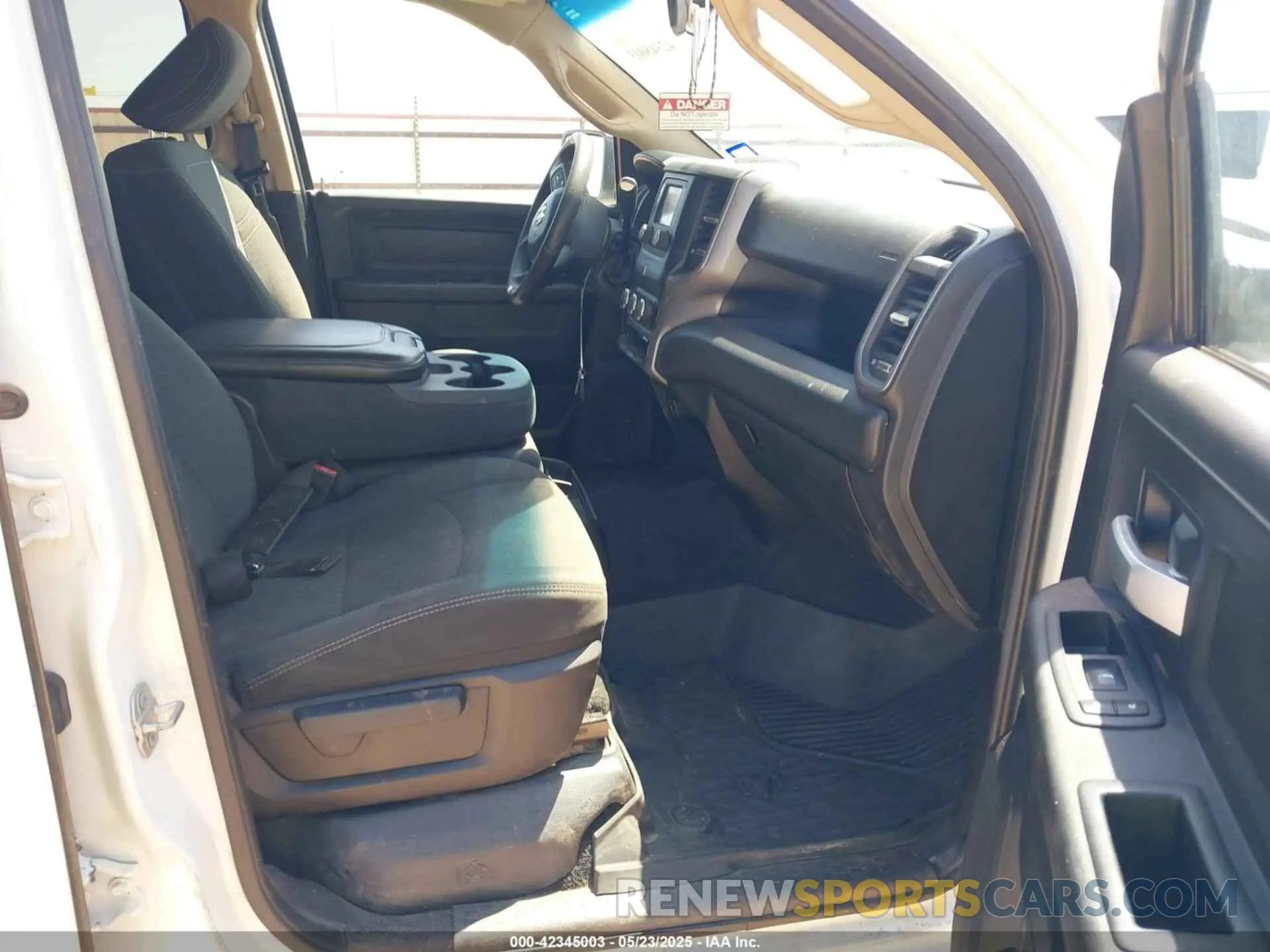5 Photograph of a damaged car 3C6UR5CL6KG621369 RAM 2500 2019