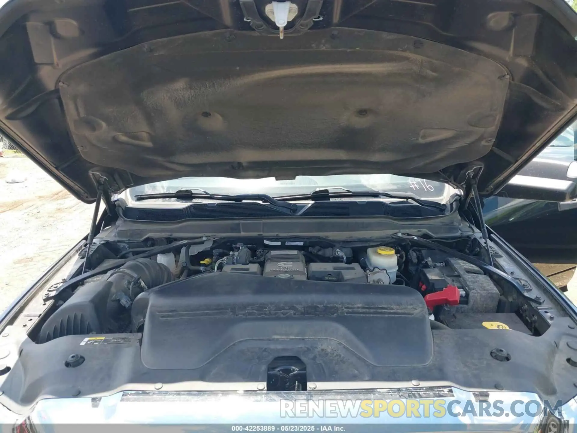 10 Photograph of a damaged car 3C6UR5CL7KG552062 RAM 2500 2019