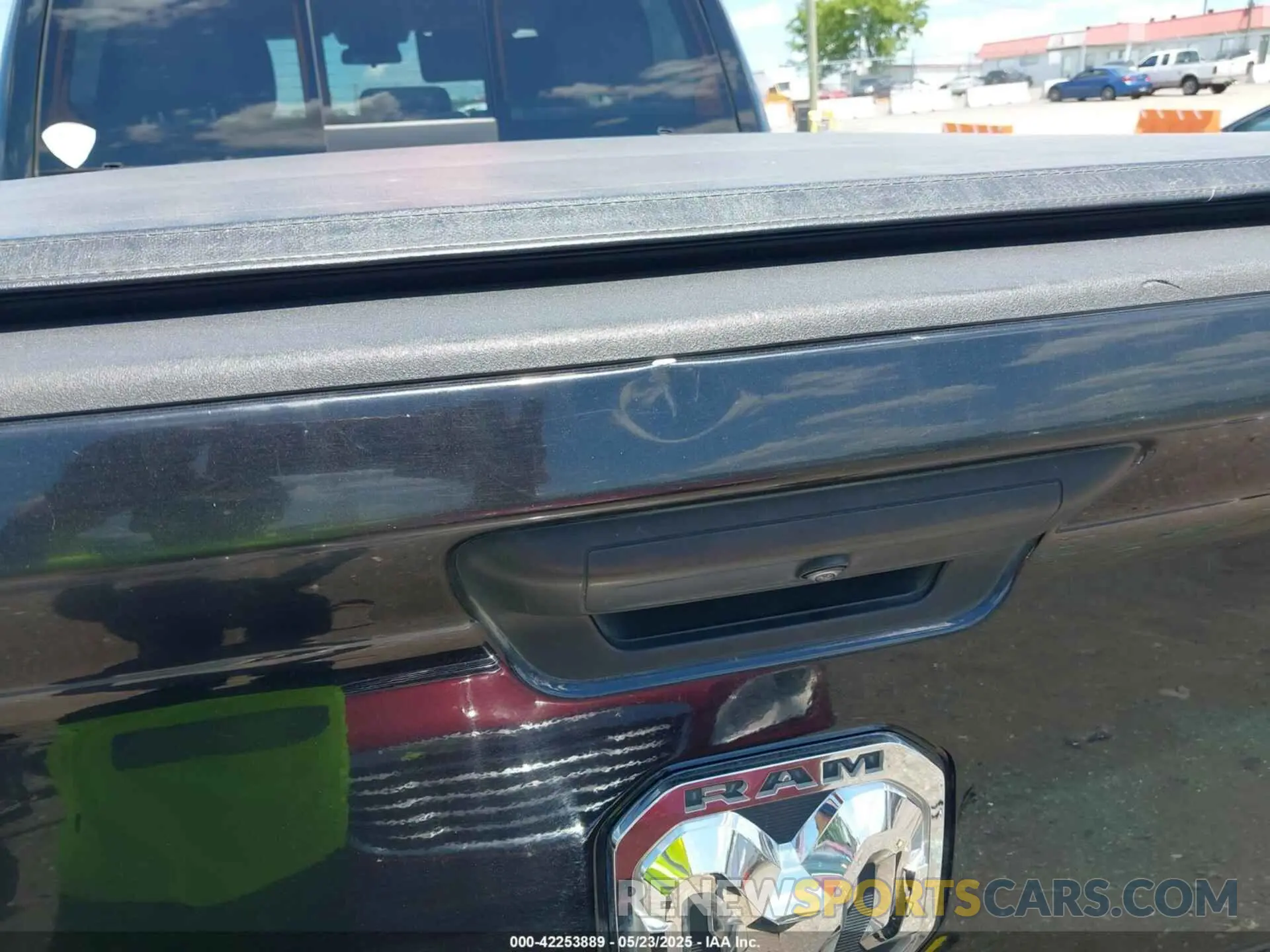 17 Photograph of a damaged car 3C6UR5CL7KG552062 RAM 2500 2019