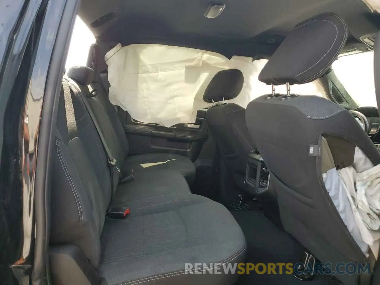 10 Photograph of a damaged car 3C6UR5DL1KG641088 RAM 2500 2019