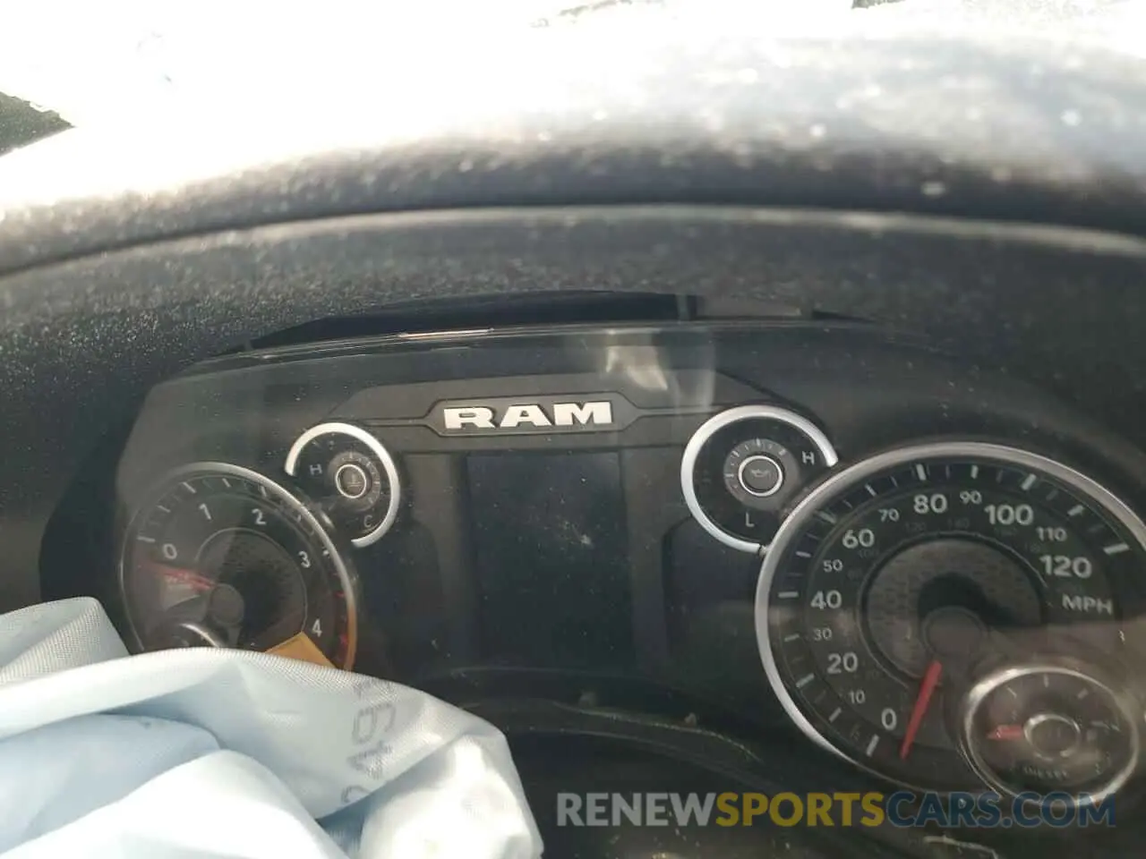 9 Photograph of a damaged car 3C6UR5DL1KG641088 RAM 2500 2019