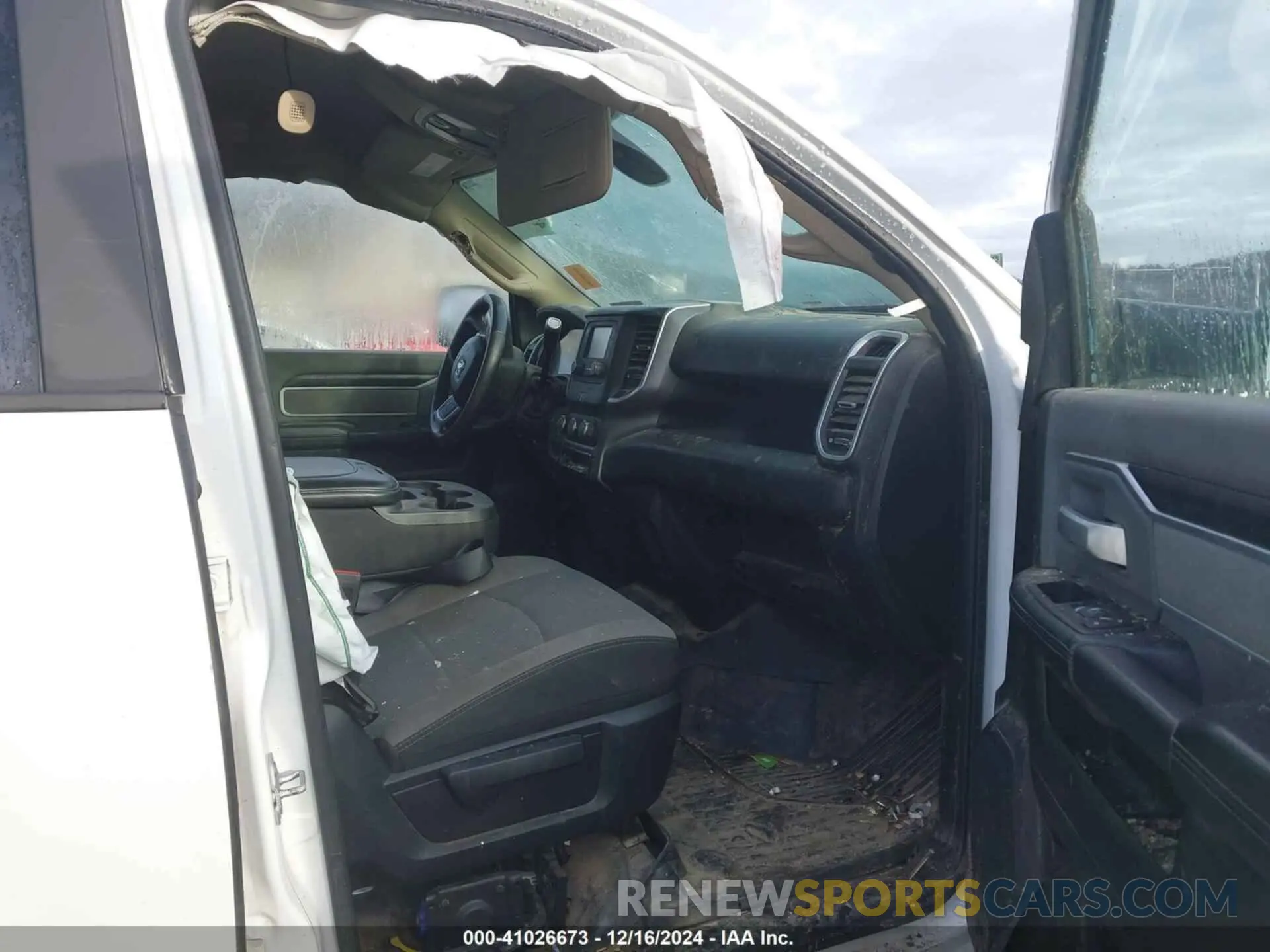 5 Photograph of a damaged car 3C6UR5DL2KG544594 RAM 2500 2019