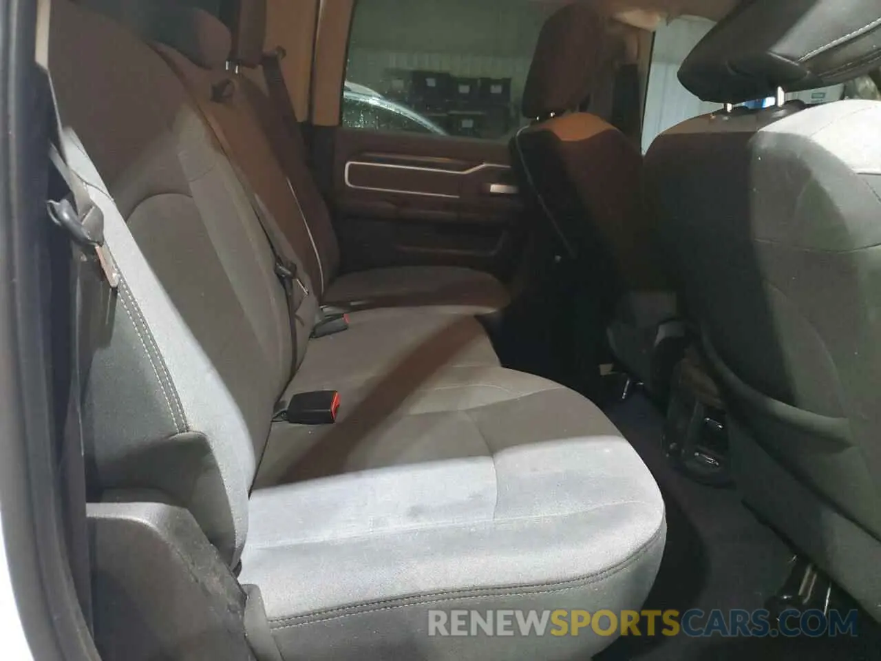 10 Photograph of a damaged car 3C6UR5DL2KG586389 RAM 2500 2019