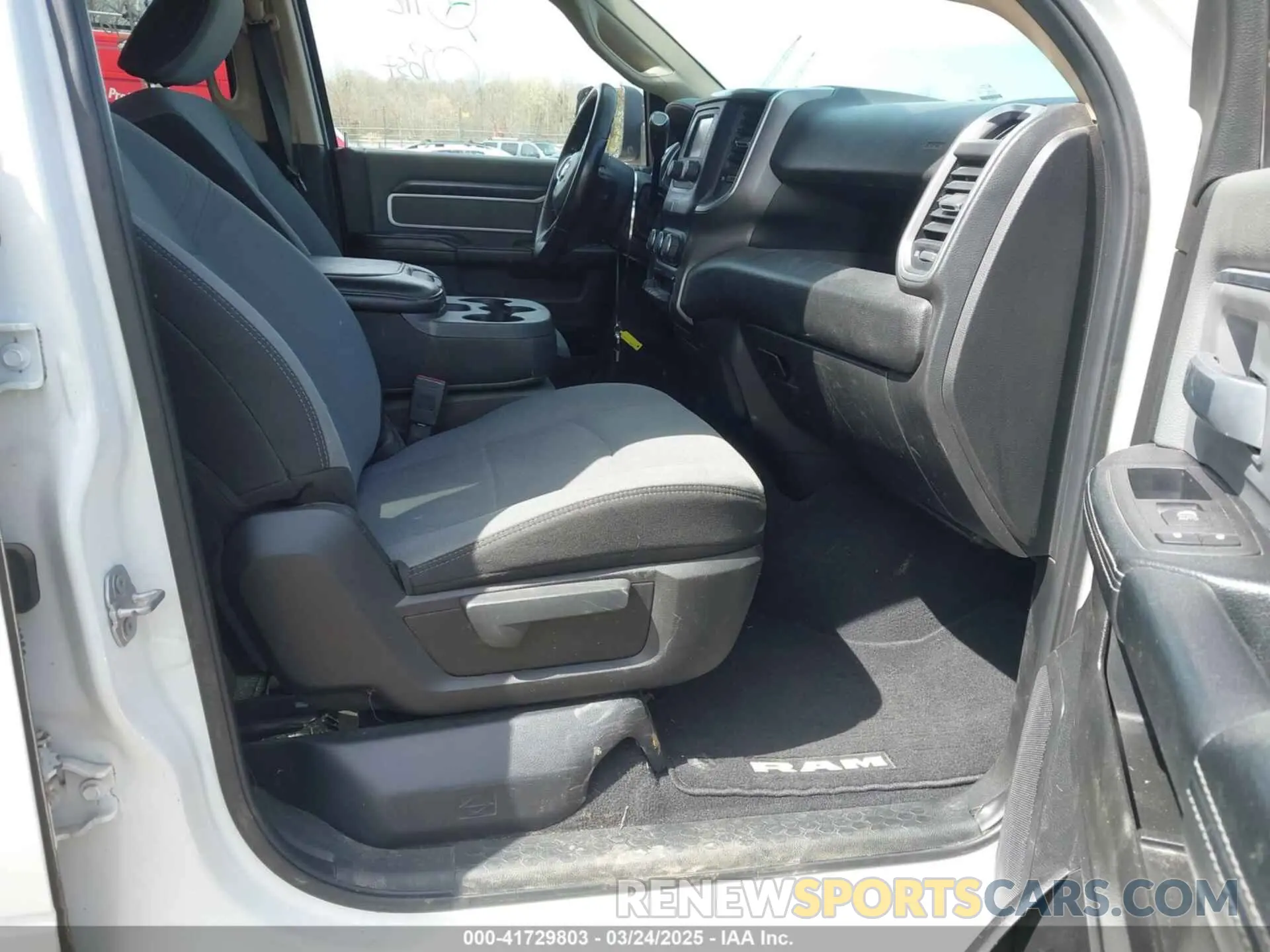 5 Photograph of a damaged car 3C6UR5DL2KG675282 RAM 2500 2019