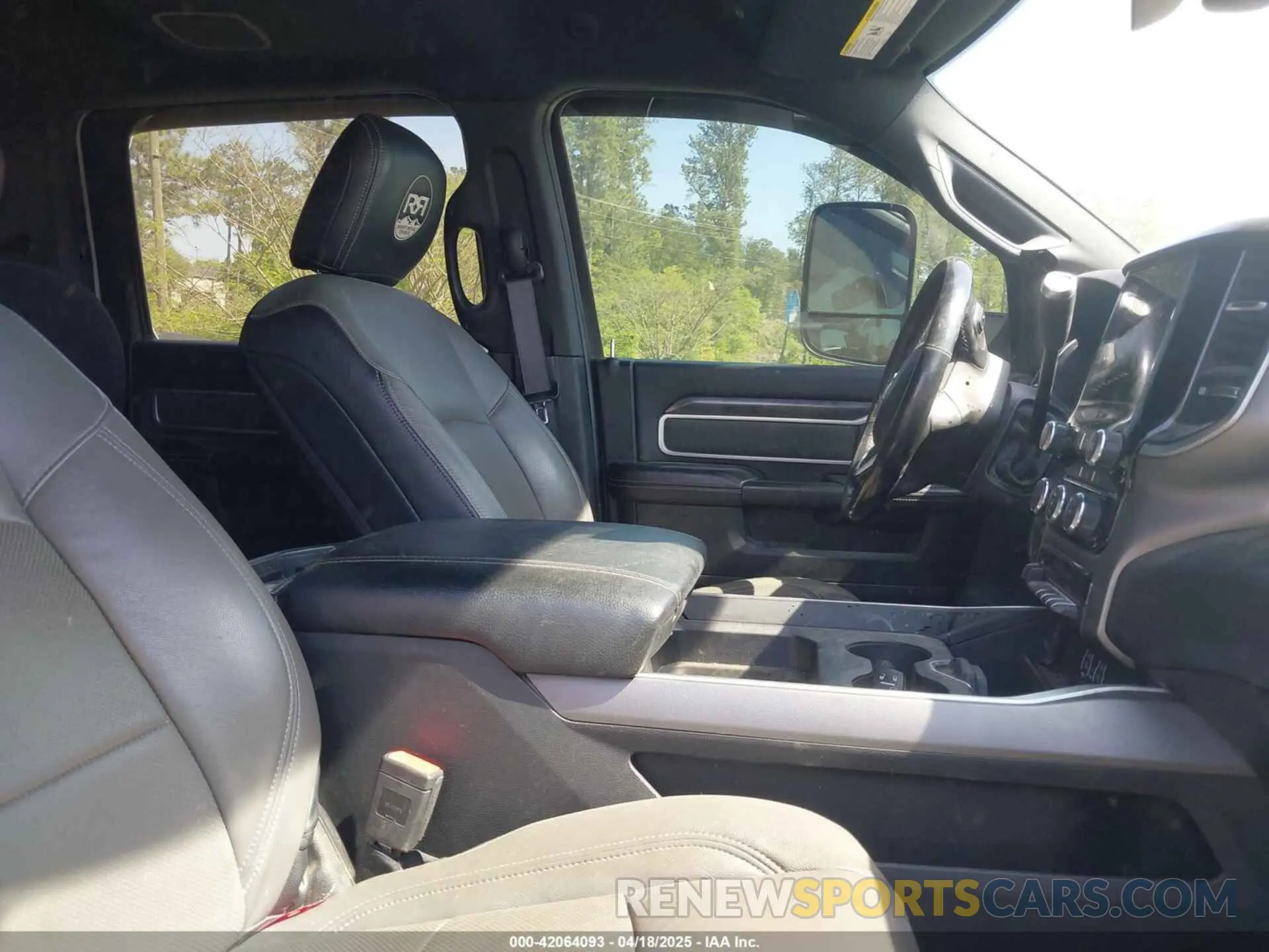 5 Photograph of a damaged car 3C6UR5DL7KG531128 RAM 2500 2019