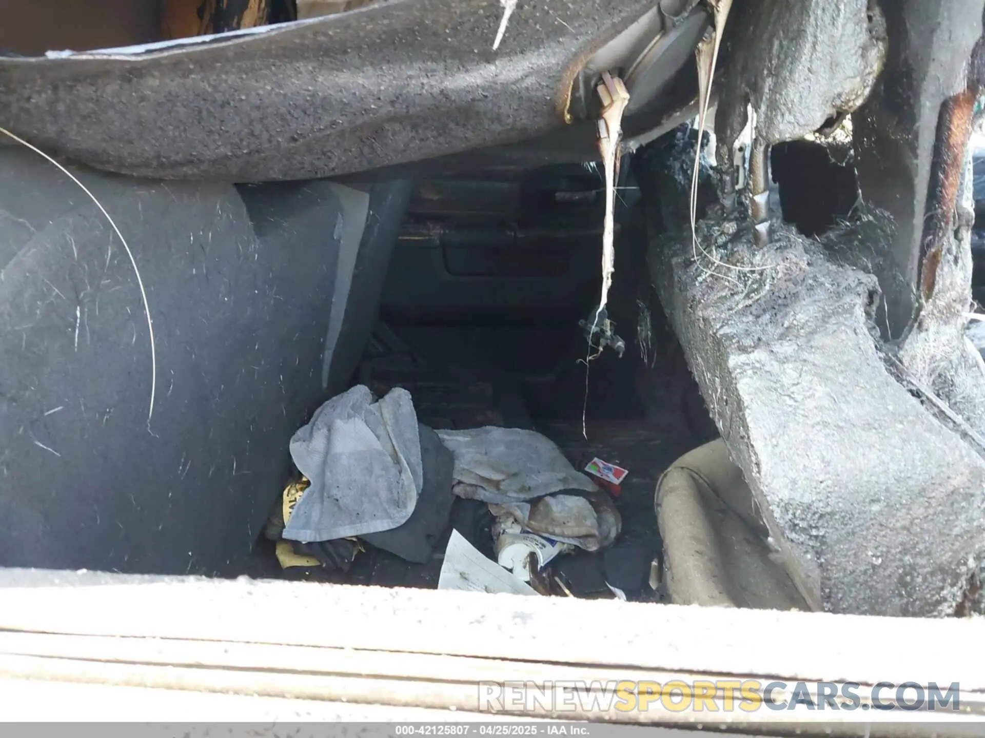 8 Photograph of a damaged car 3C6UR5DL7KG634419 RAM 2500 2019