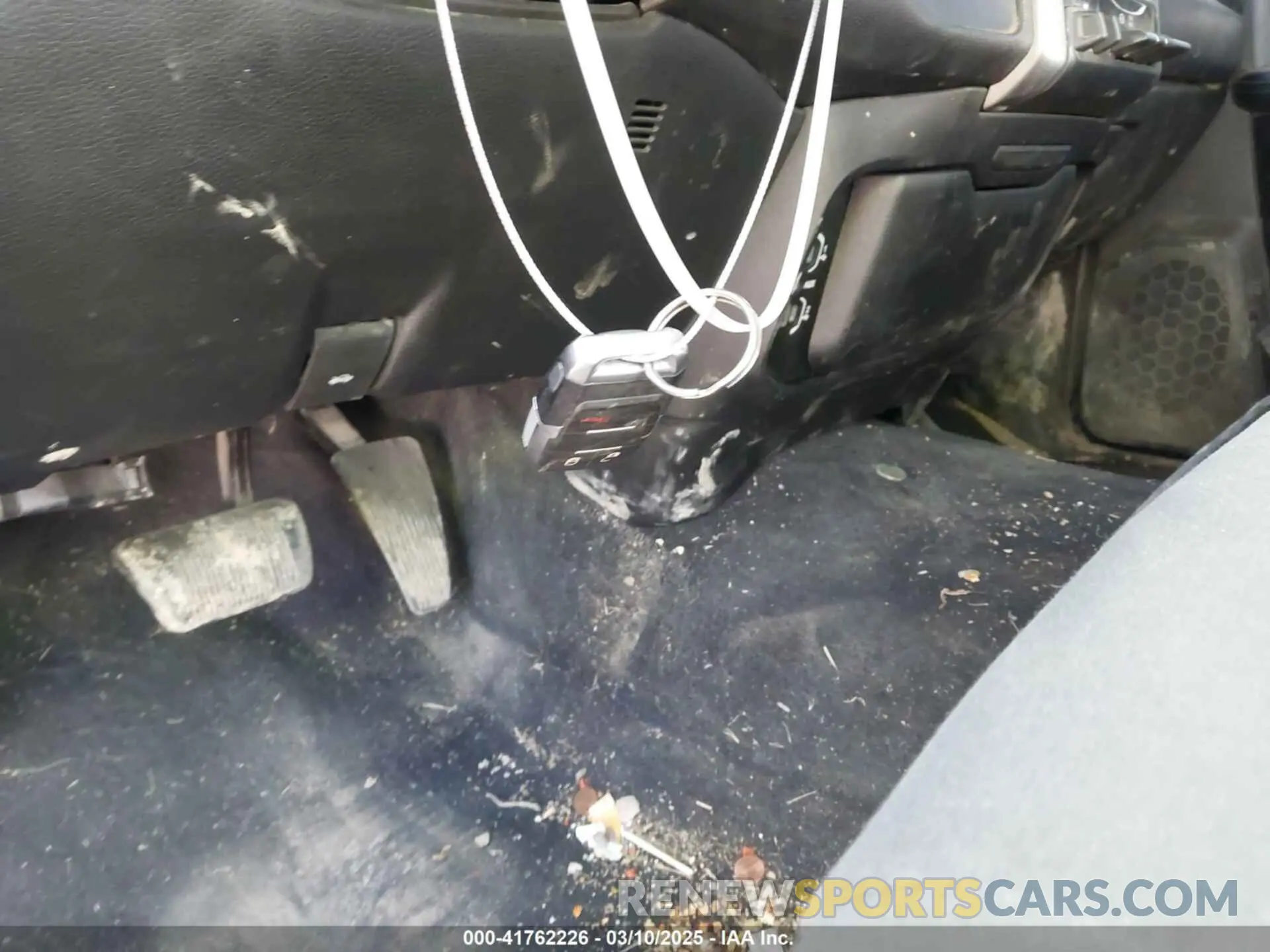 11 Photograph of a damaged car 3C6UR5DL9KG625821 RAM 2500 2019
