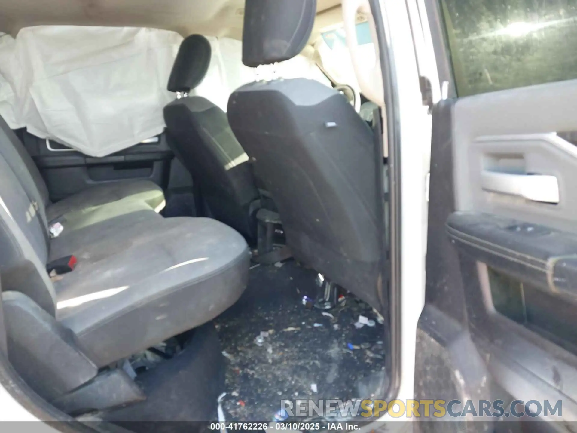 8 Photograph of a damaged car 3C6UR5DL9KG625821 RAM 2500 2019