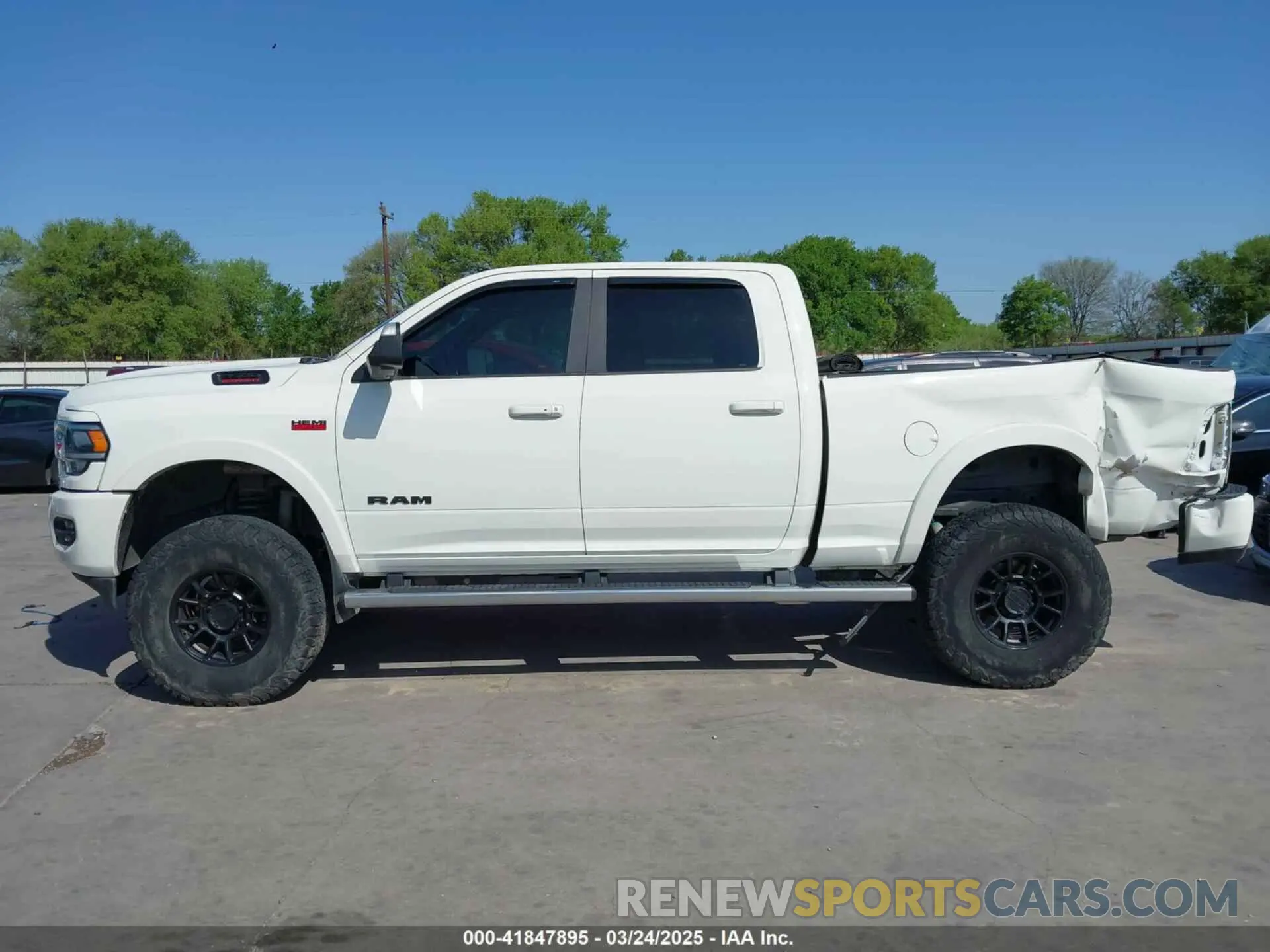 15 Photograph of a damaged car 3C6UR5FJ0KG684641 RAM 2500 2019