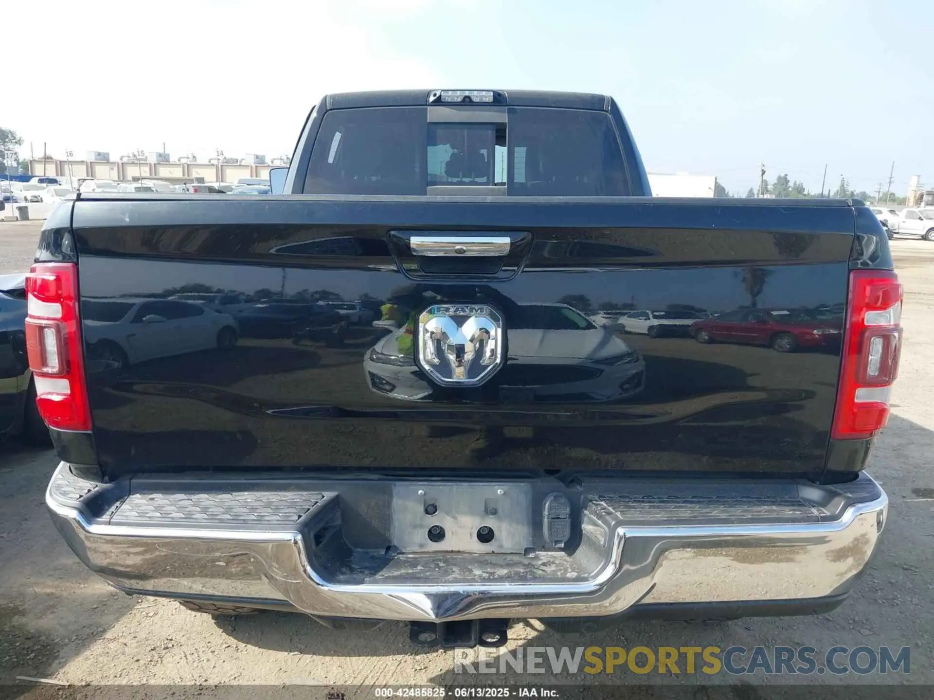 16 Photograph of a damaged car 3C6UR5FL0KG613778 RAM 2500 2019