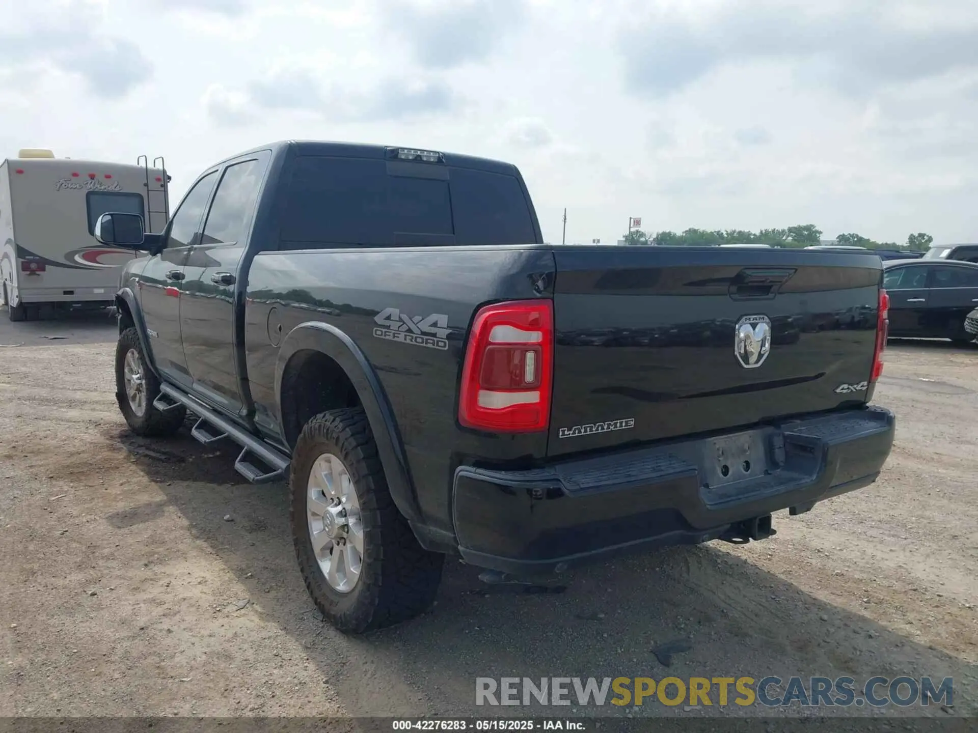 3 Photograph of a damaged car 3C6UR5FL0KG652693 RAM 2500 2019