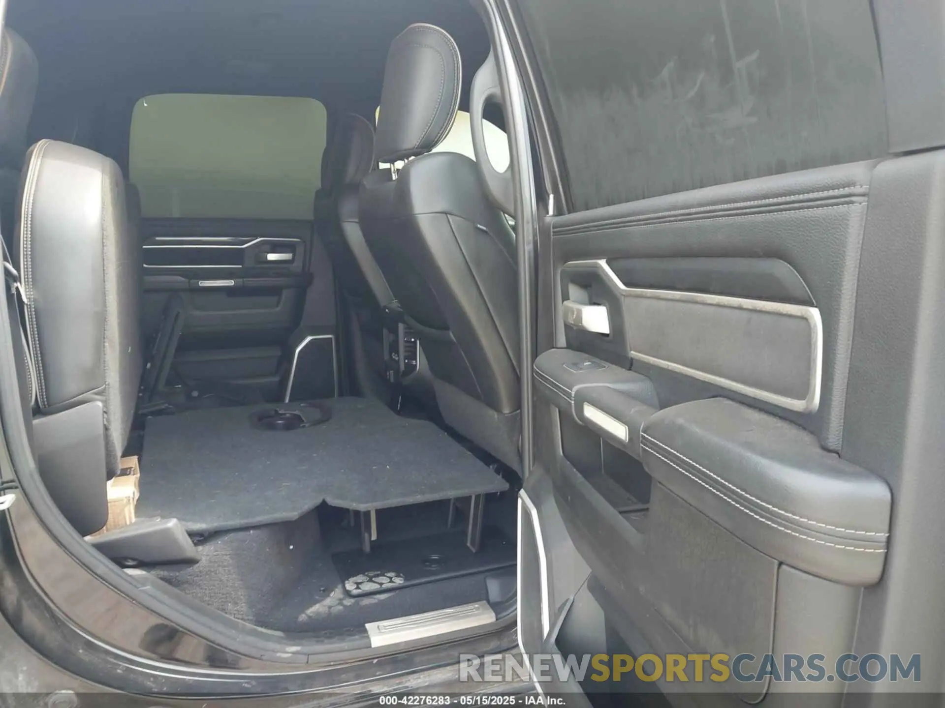 8 Photograph of a damaged car 3C6UR5FL0KG652693 RAM 2500 2019