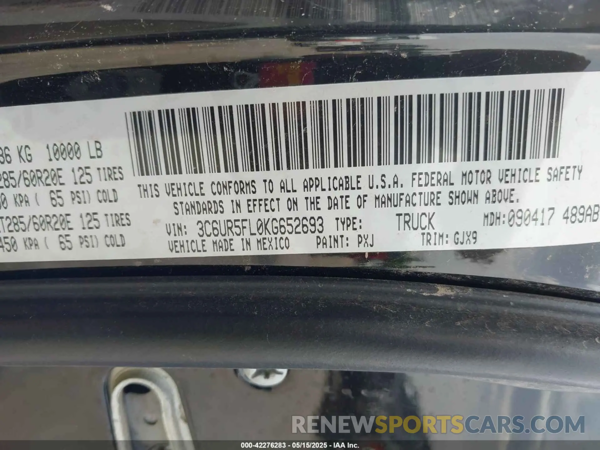 9 Photograph of a damaged car 3C6UR5FL0KG652693 RAM 2500 2019