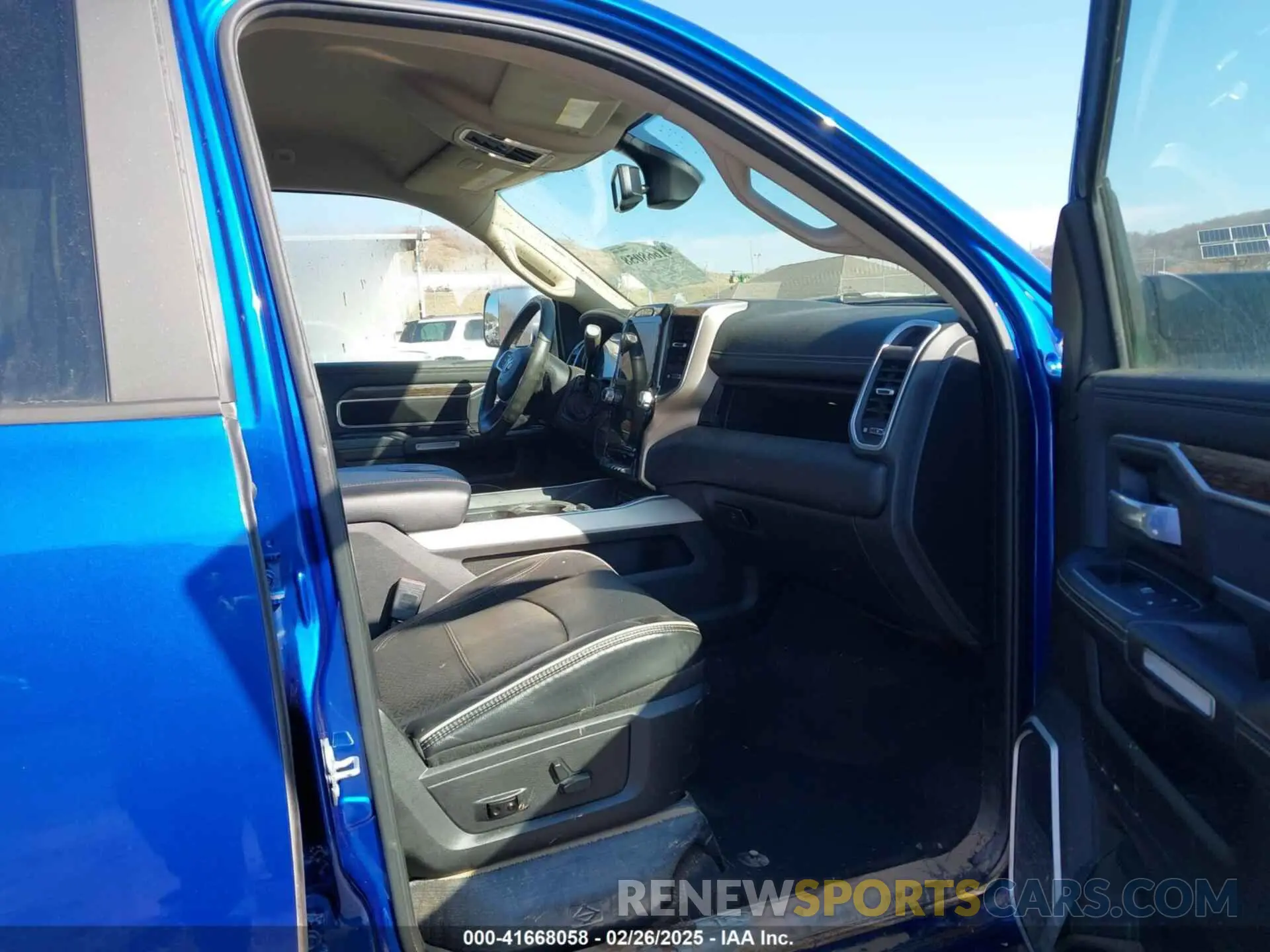 5 Photograph of a damaged car 3C6UR5FL1KG640911 RAM 2500 2019