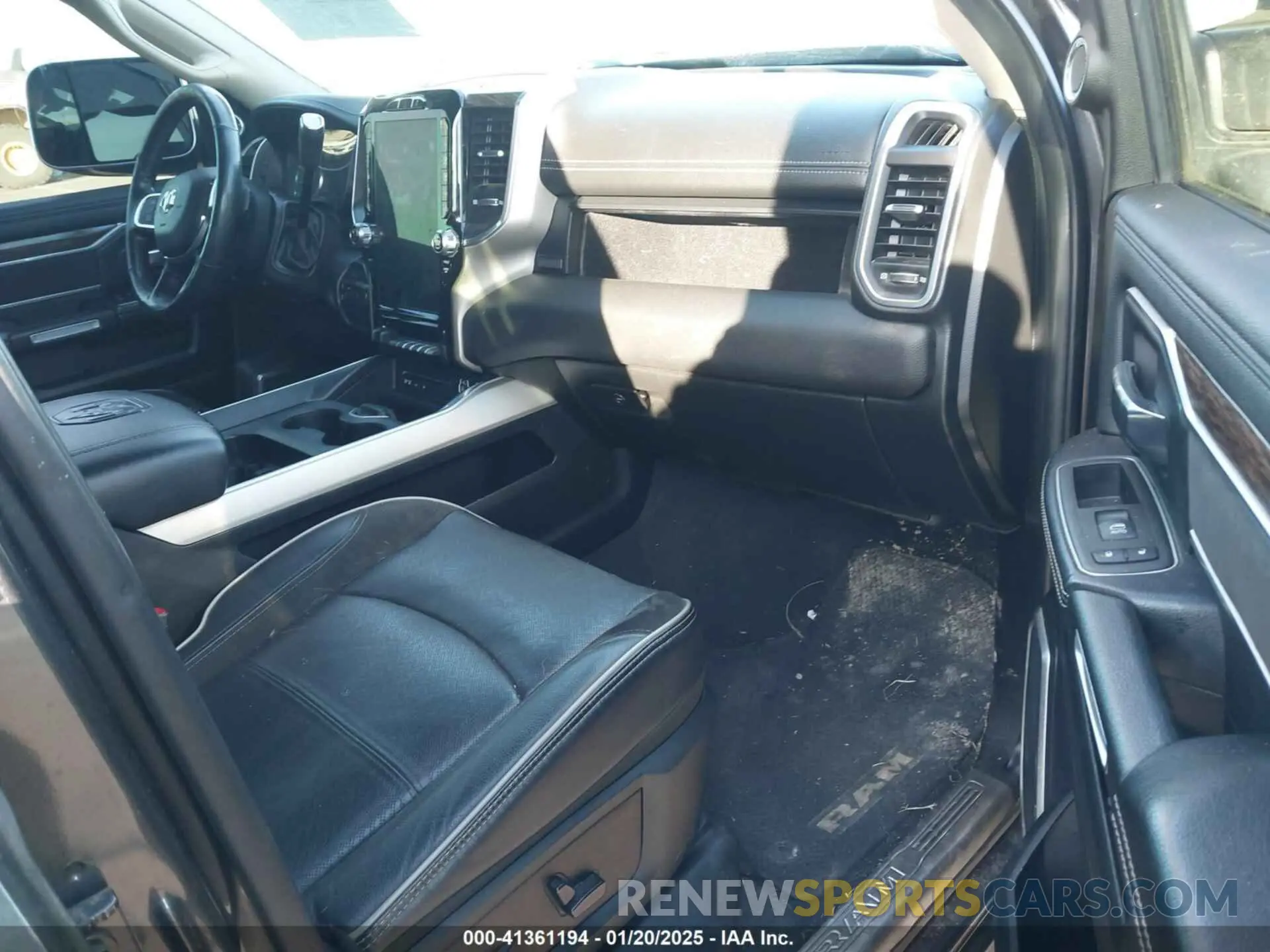 5 Photograph of a damaged car 3C6UR5FL5KG546188 RAM 2500 2019