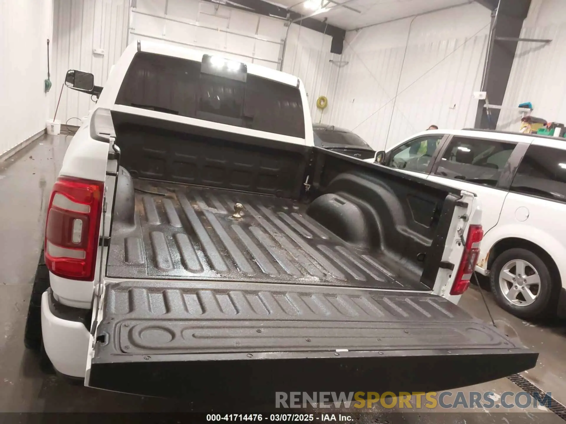 18 Photograph of a damaged car 3C6UR5FL7KG657180 RAM 2500 2019