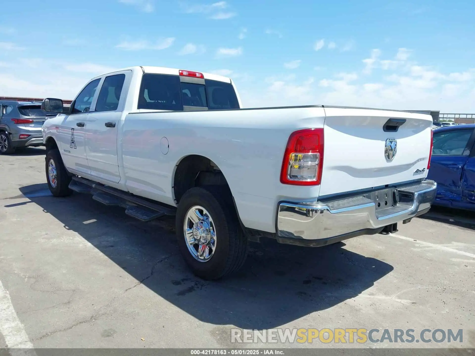 3 Photograph of a damaged car 3C6UR5HJ1KG599000 RAM 2500 2019
