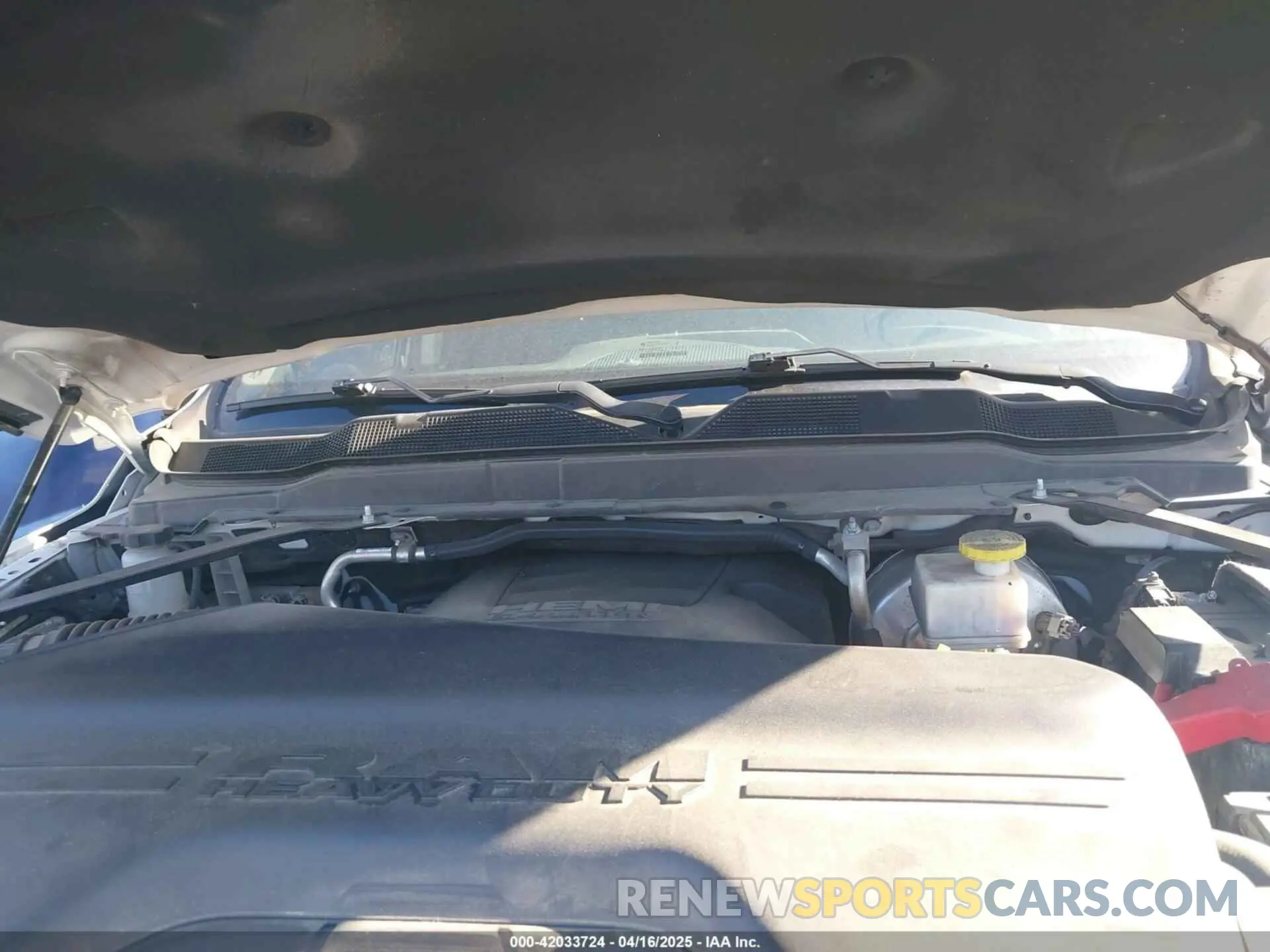10 Photograph of a damaged car 3C6UR5HJ7KG650371 RAM 2500 2019