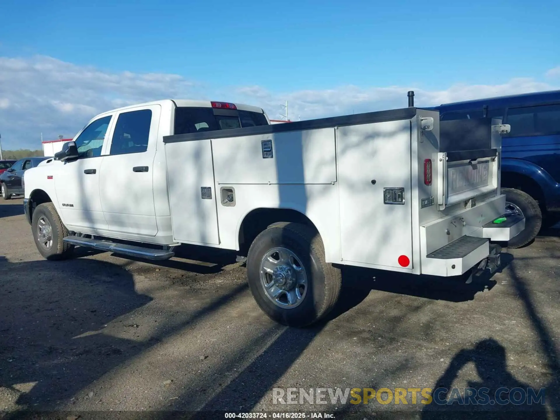 3 Photograph of a damaged car 3C6UR5HJ7KG650371 RAM 2500 2019