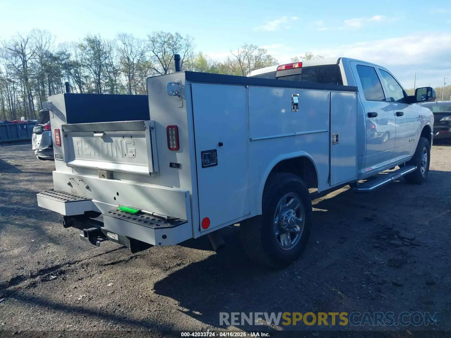 4 Photograph of a damaged car 3C6UR5HJ7KG650371 RAM 2500 2019