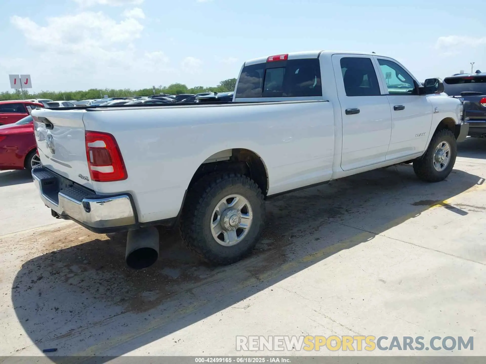 4 Photograph of a damaged car 3C6UR5HLXKG621237 RAM 2500 2019