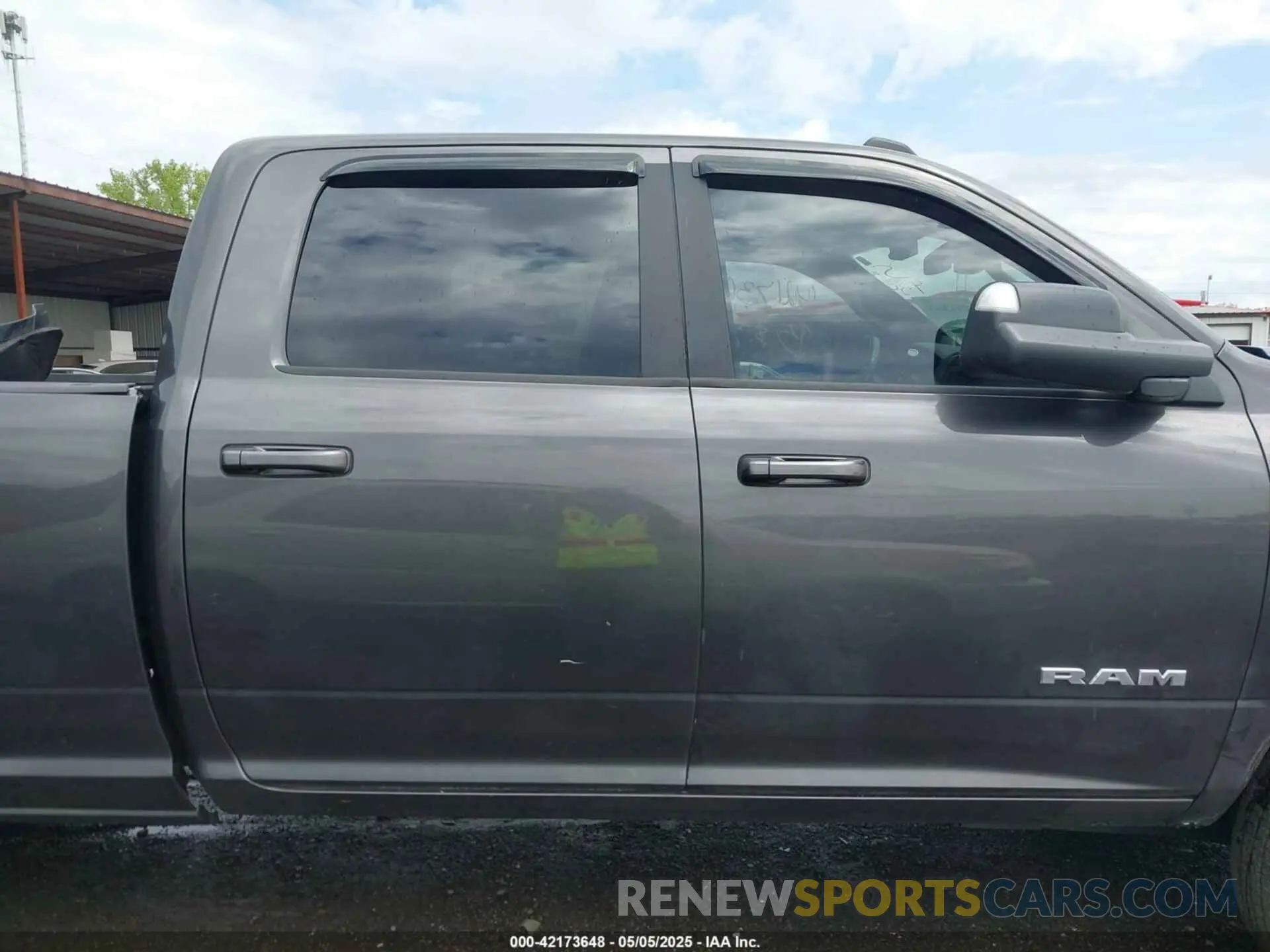 13 Photograph of a damaged car 3C6UR5JL0KG690383 RAM 2500 2019