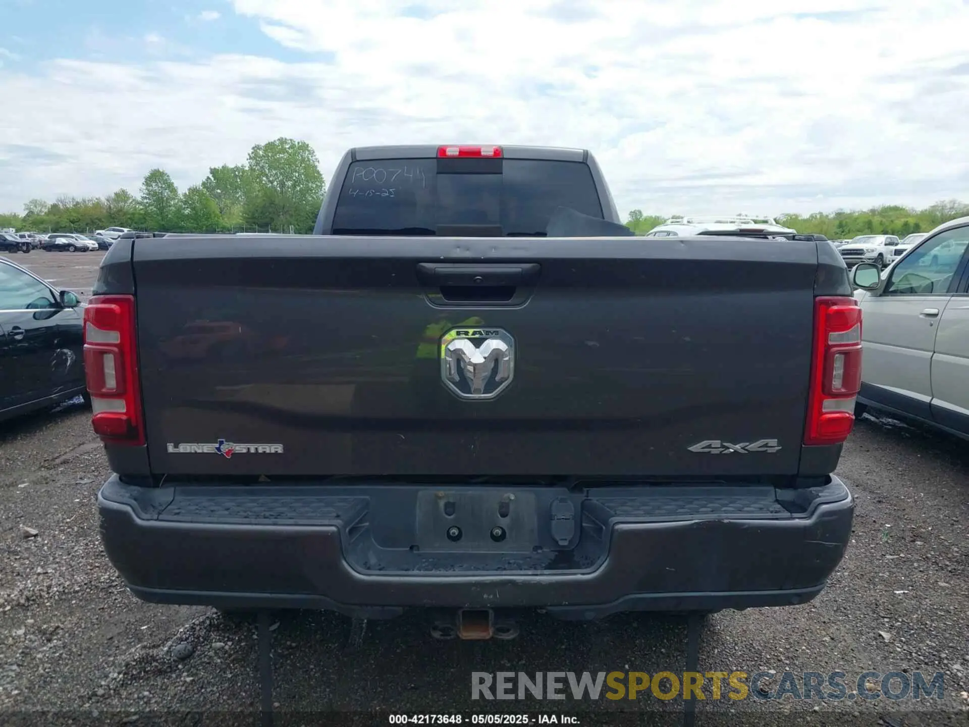 16 Photograph of a damaged car 3C6UR5JL0KG690383 RAM 2500 2019
