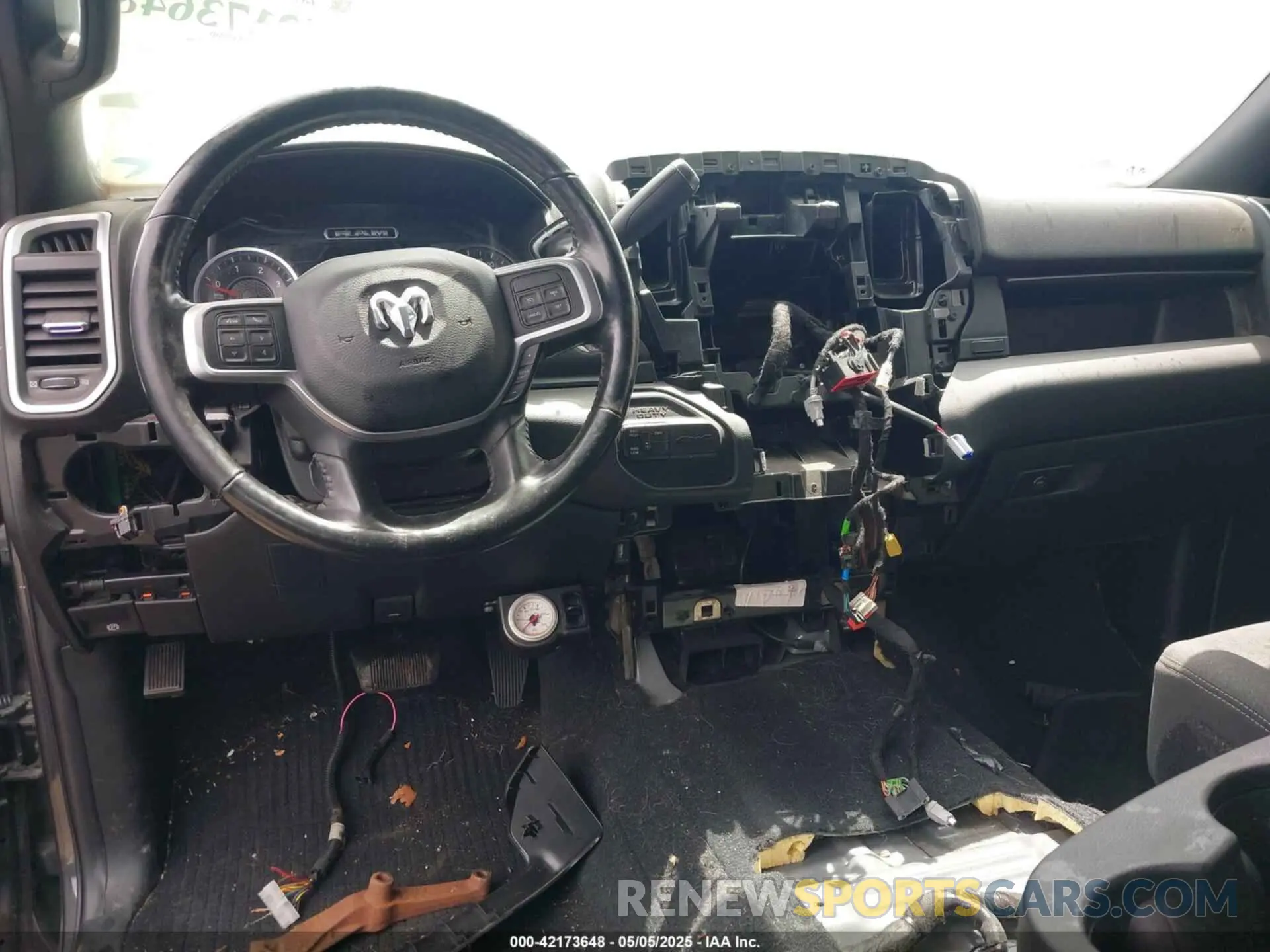6 Photograph of a damaged car 3C6UR5JL0KG690383 RAM 2500 2019