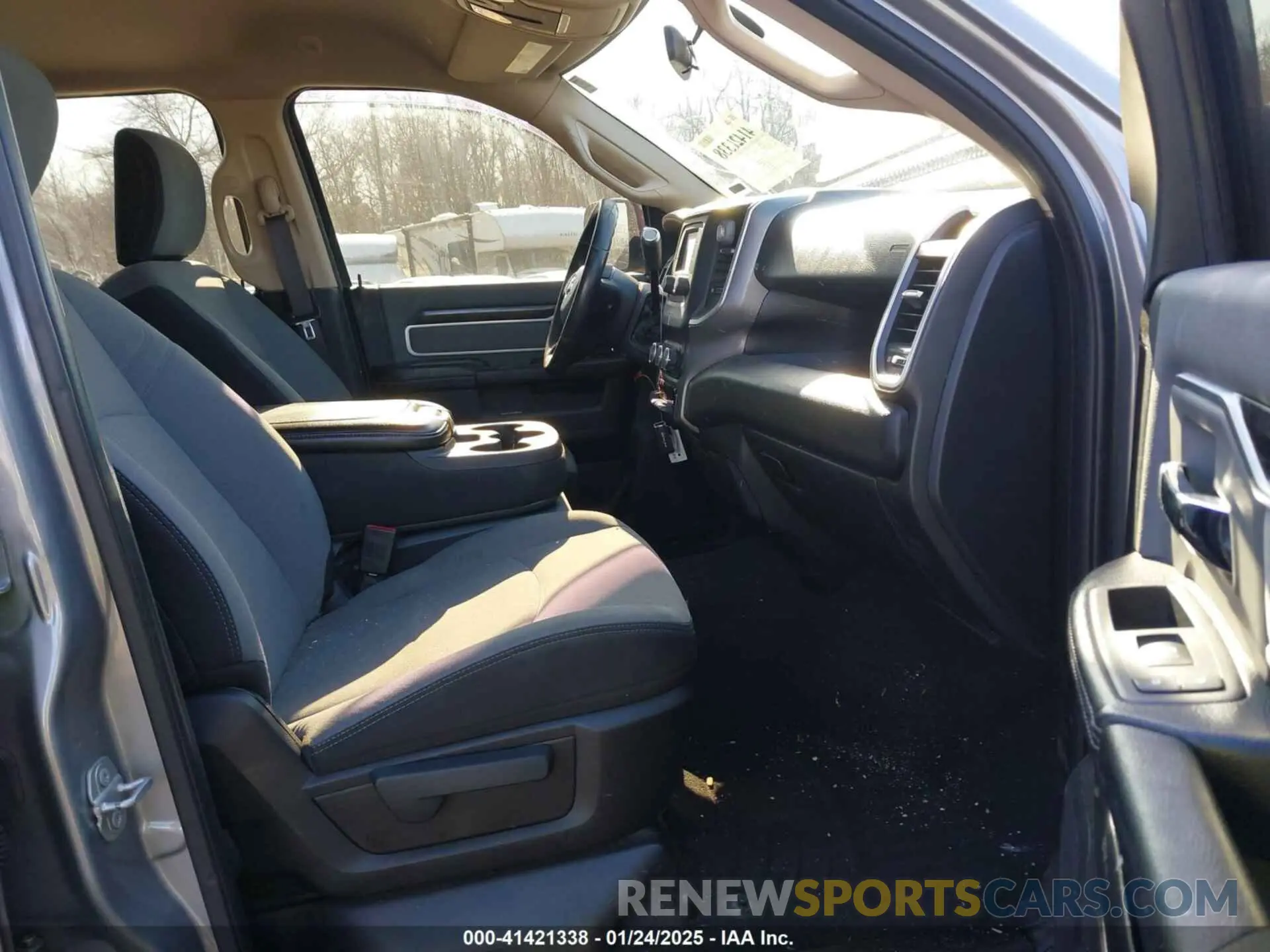 5 Photograph of a damaged car 3C6UR5JL7KG650270 RAM 2500 2019