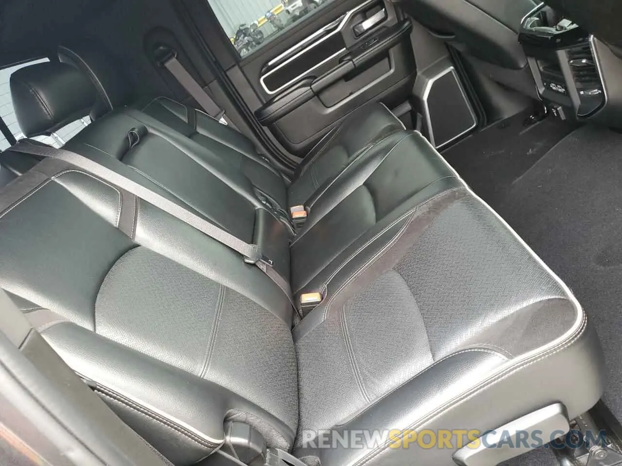 10 Photograph of a damaged car 3C6UR5NL1KG655006 RAM 2500 2019