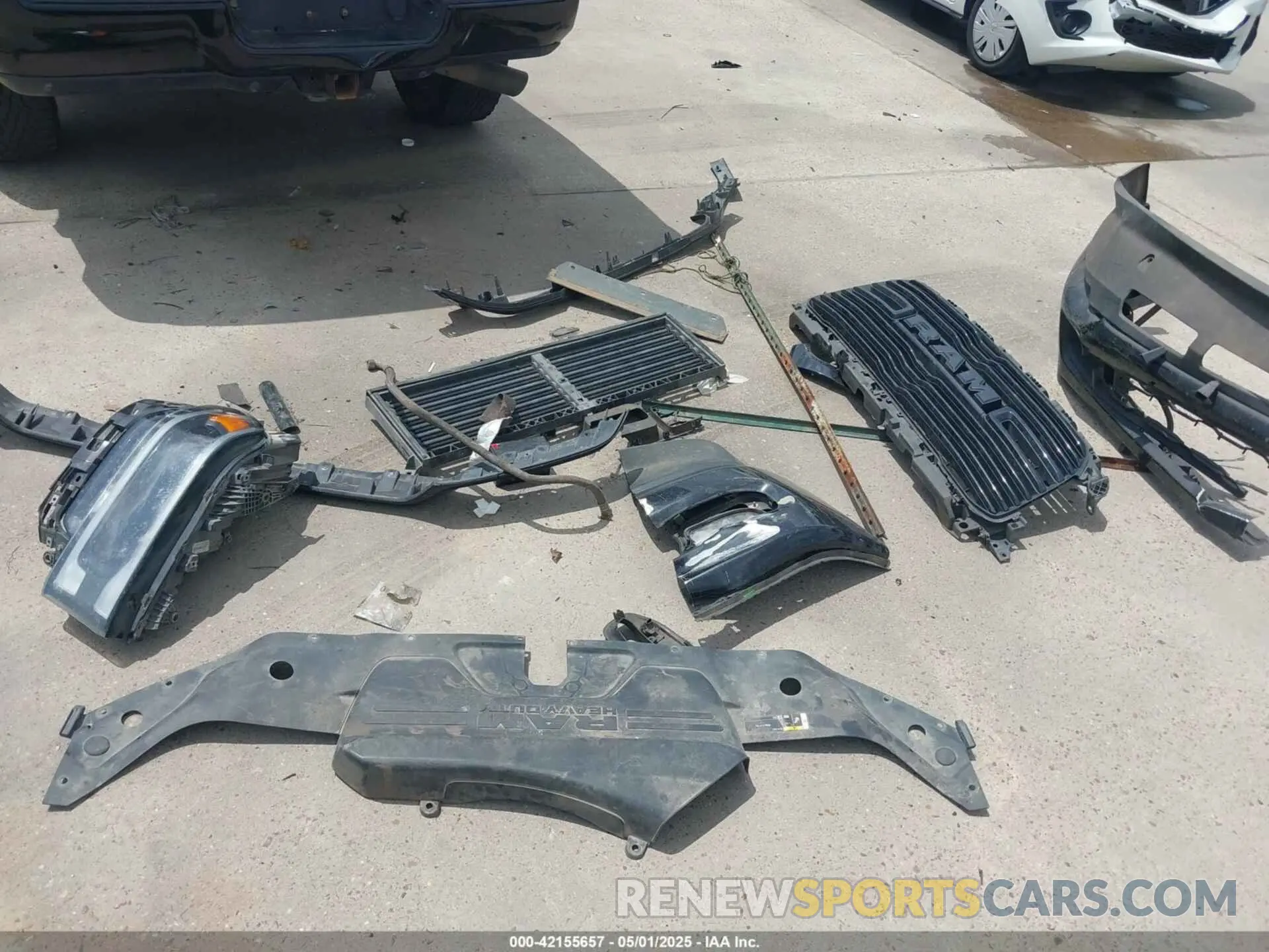 12 Photograph of a damaged car 3C6UR5NL7KG530348 RAM 2500 2019